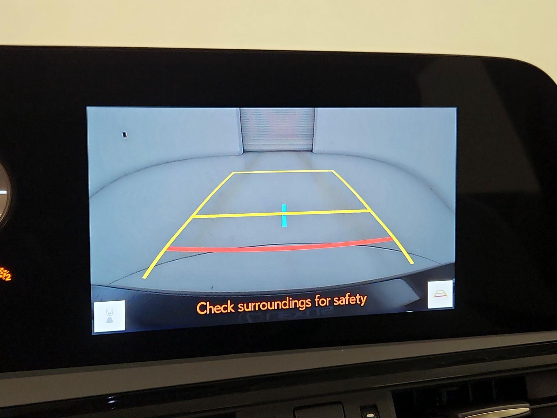 Thumbnail: 2025 Lexus ES - 14