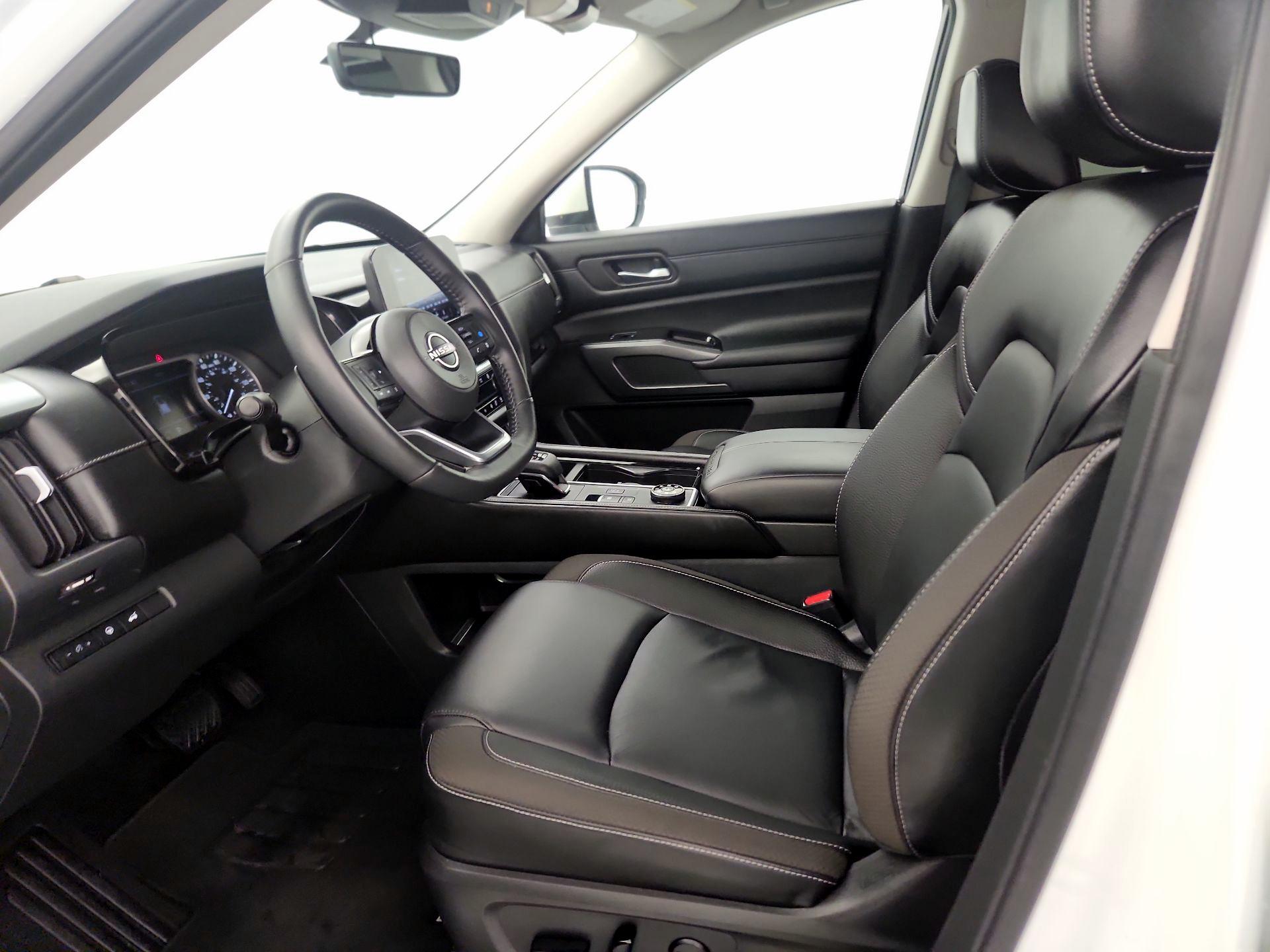 Thumbnail: 2023 Nissan Pathfinder - 11