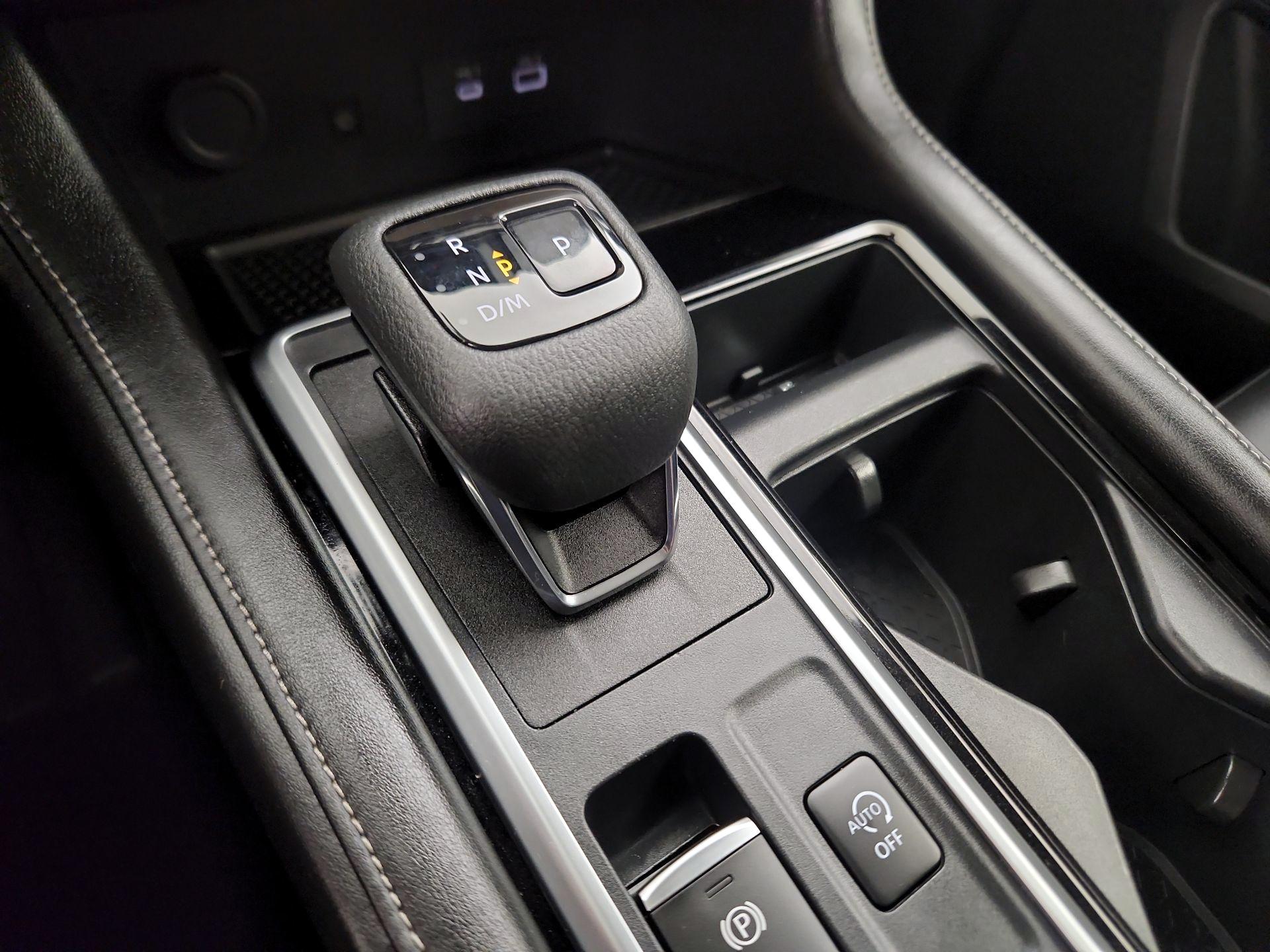 Thumbnail: 2023 Nissan Pathfinder - 17