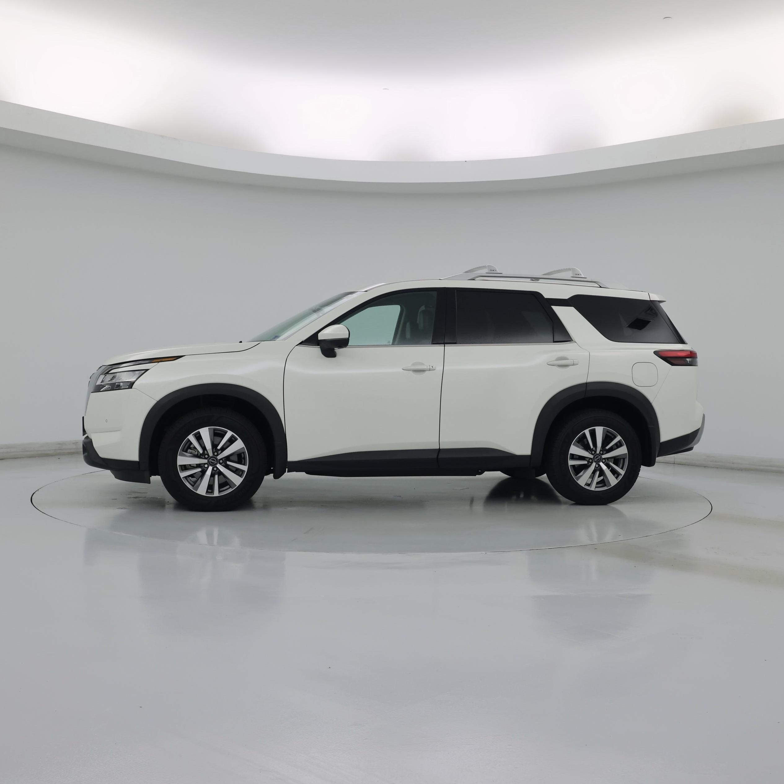 Thumbnail: 2023 Nissan Pathfinder - 3