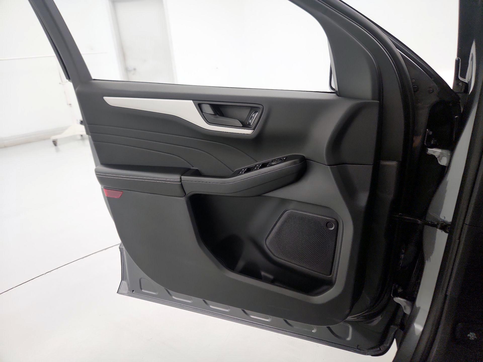 Thumbnail: 2022 Ford Escape - 12