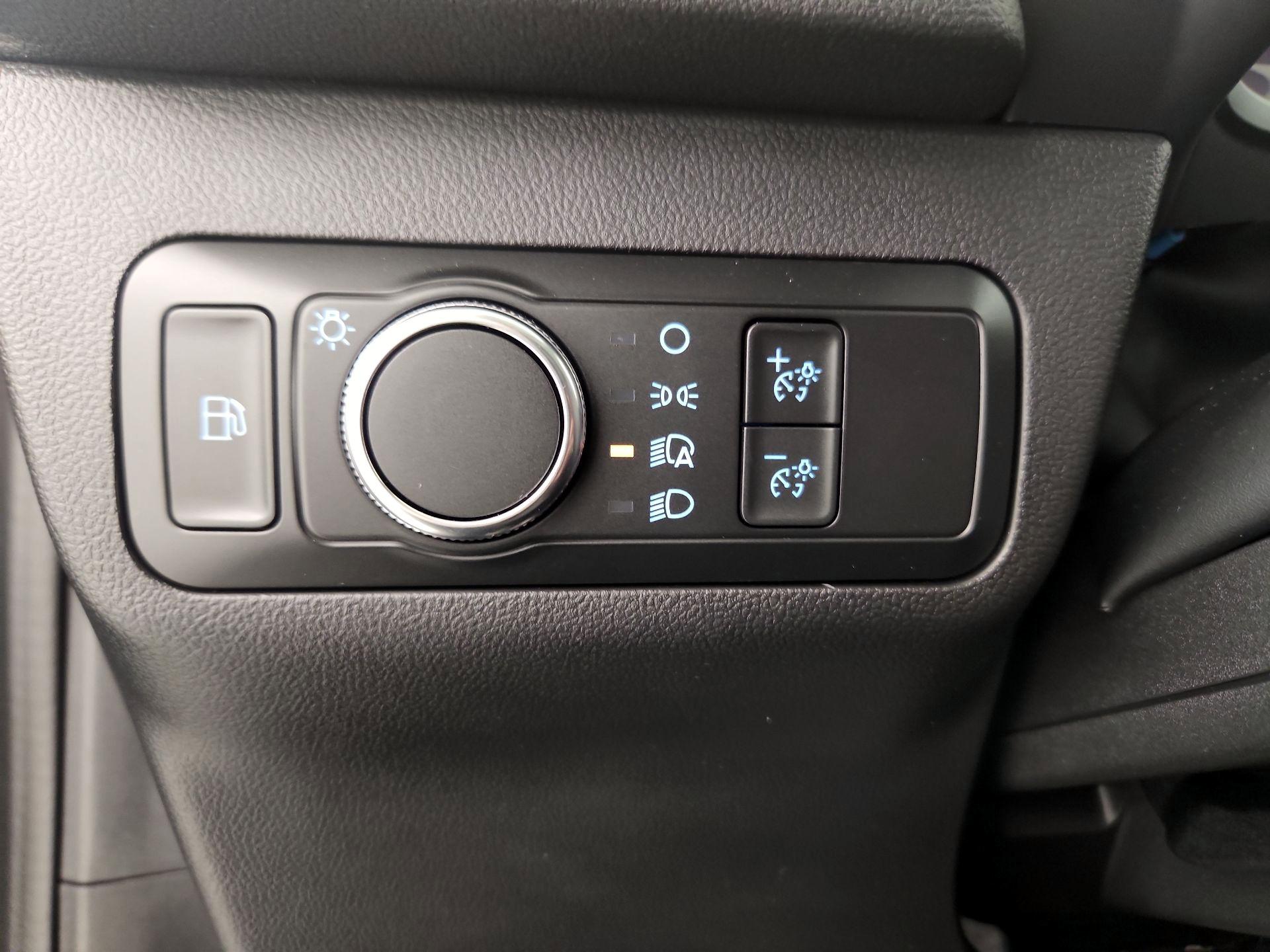 Thumbnail: 2022 Ford Escape - 13