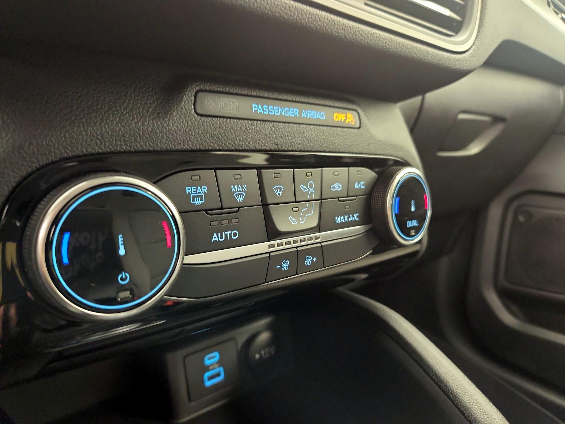 Thumbnail: 2022 Ford Escape - 16