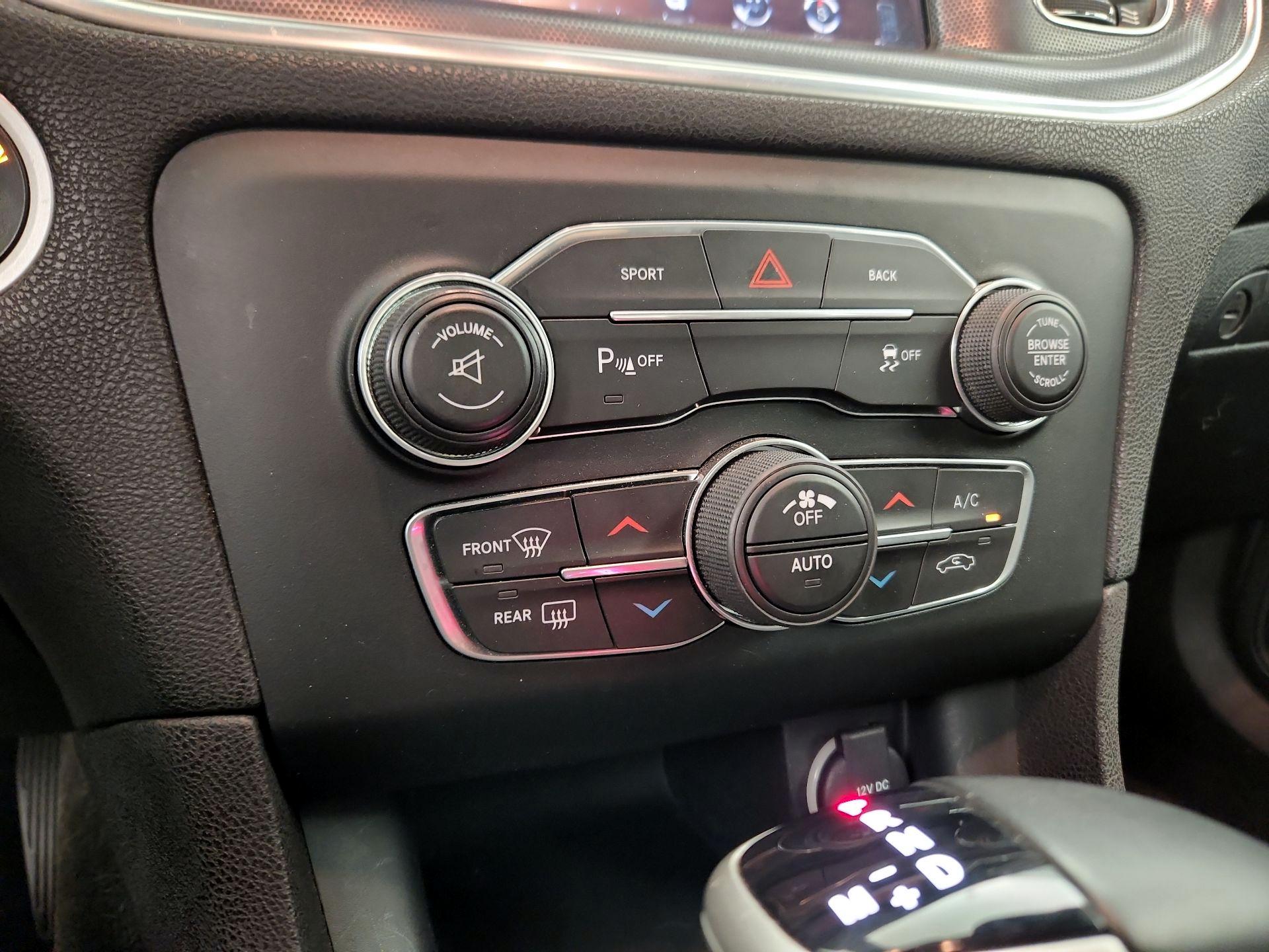 Thumbnail: 2016 Dodge Charger - 17