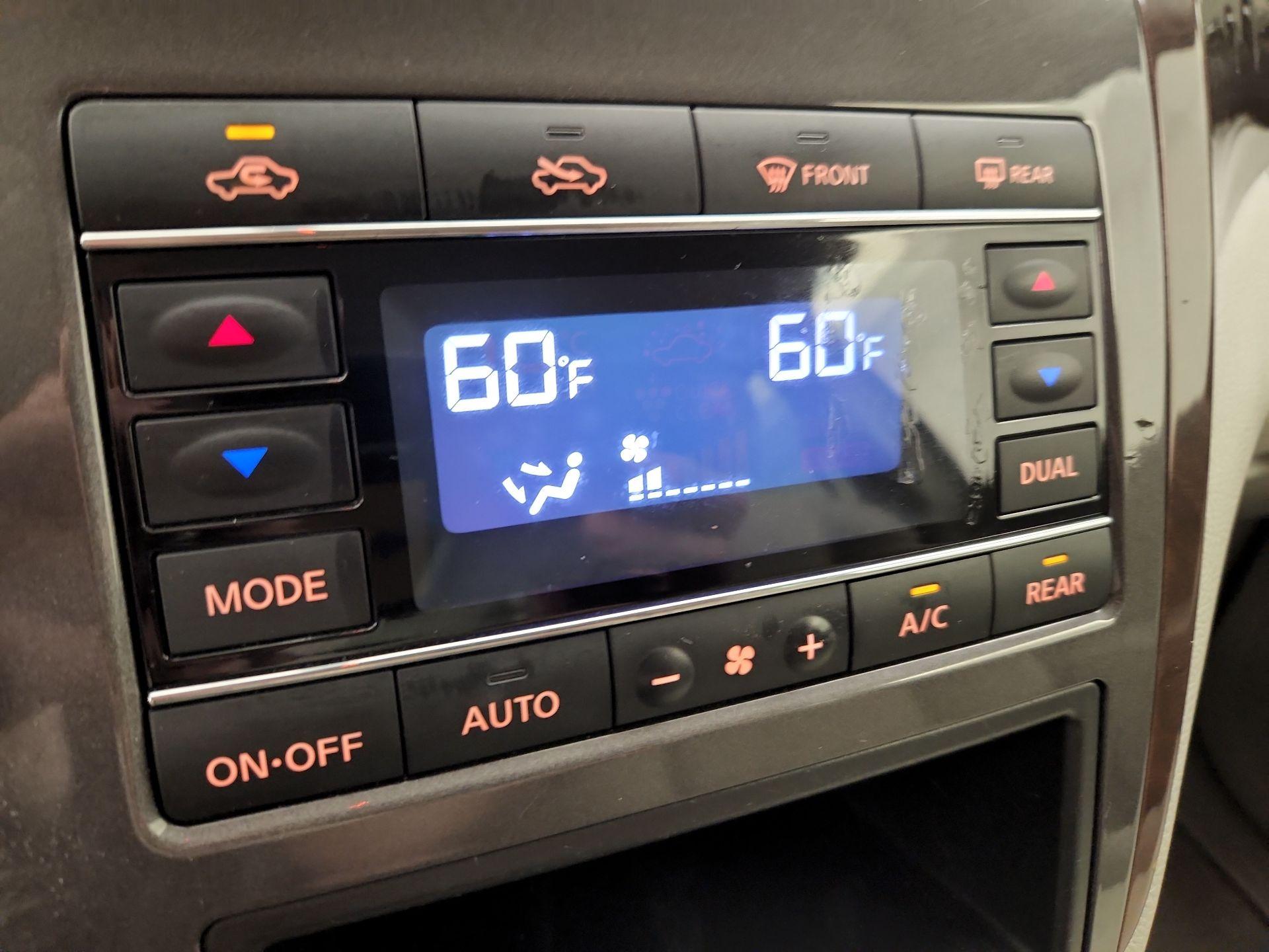 Thumbnail: 2016 Nissan Quest - 16