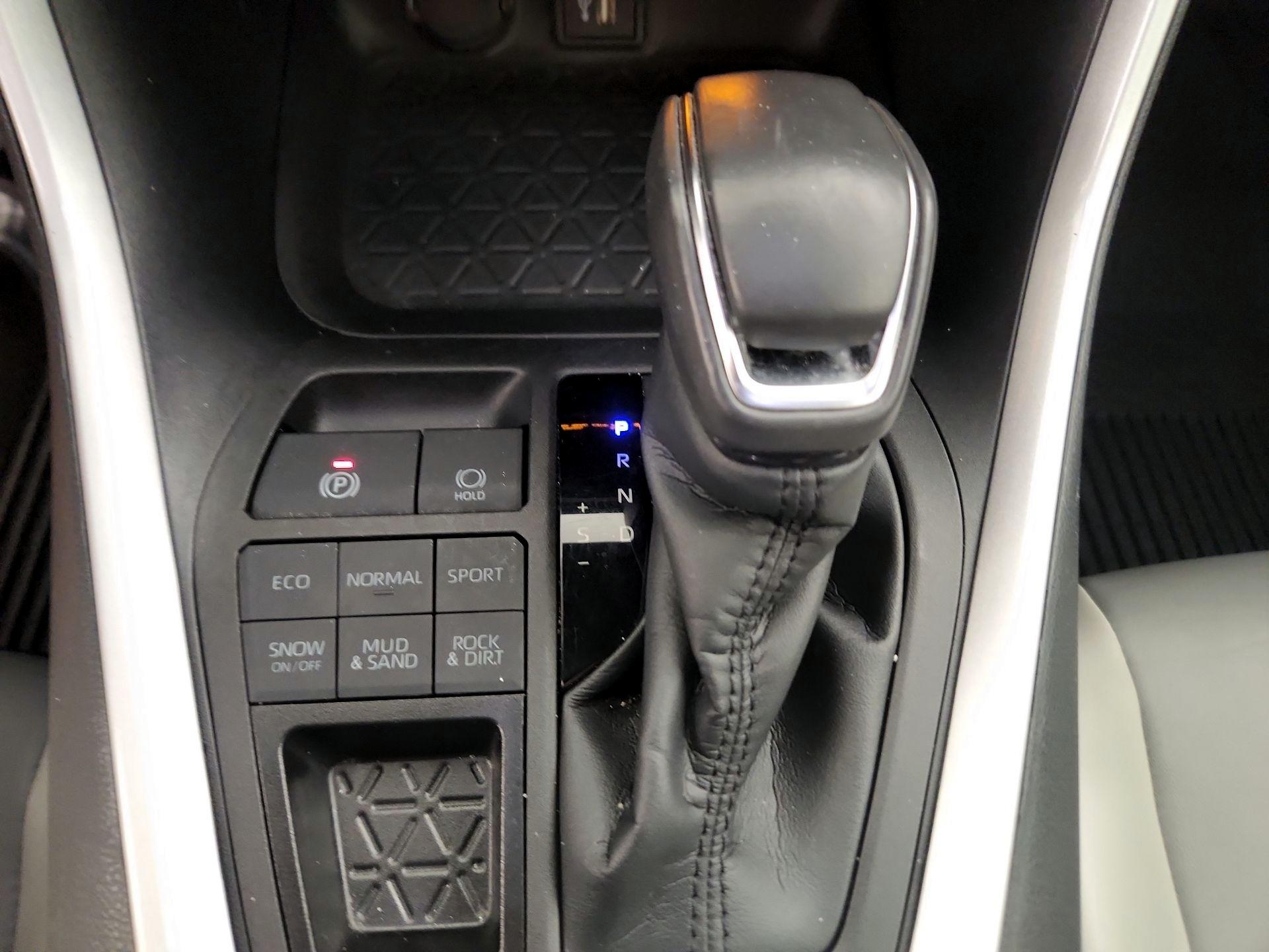 Thumbnail: 2023 Toyota RAV4 - 18