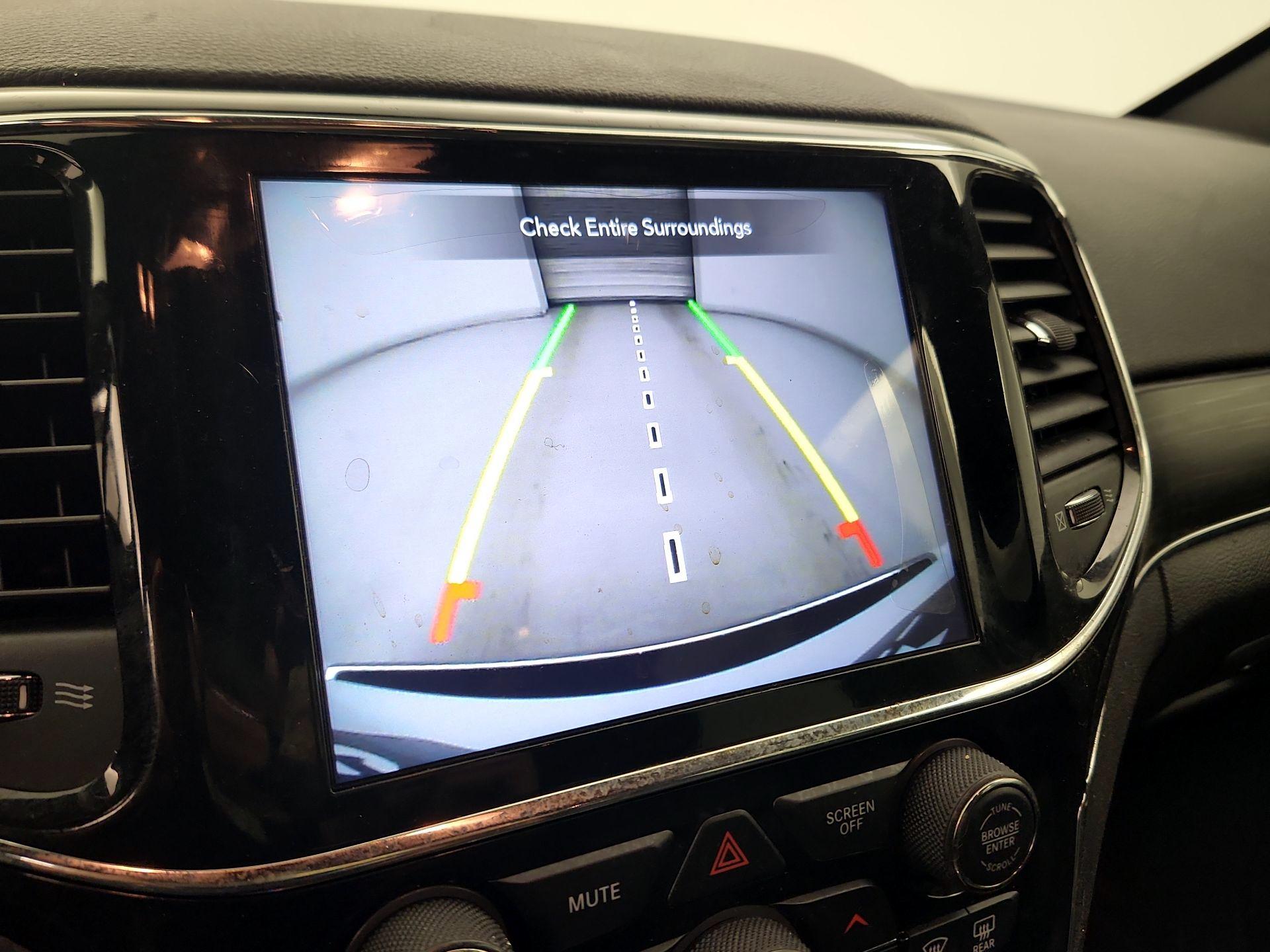 Thumbnail: 2020 Jeep Grand Cherokee - 15