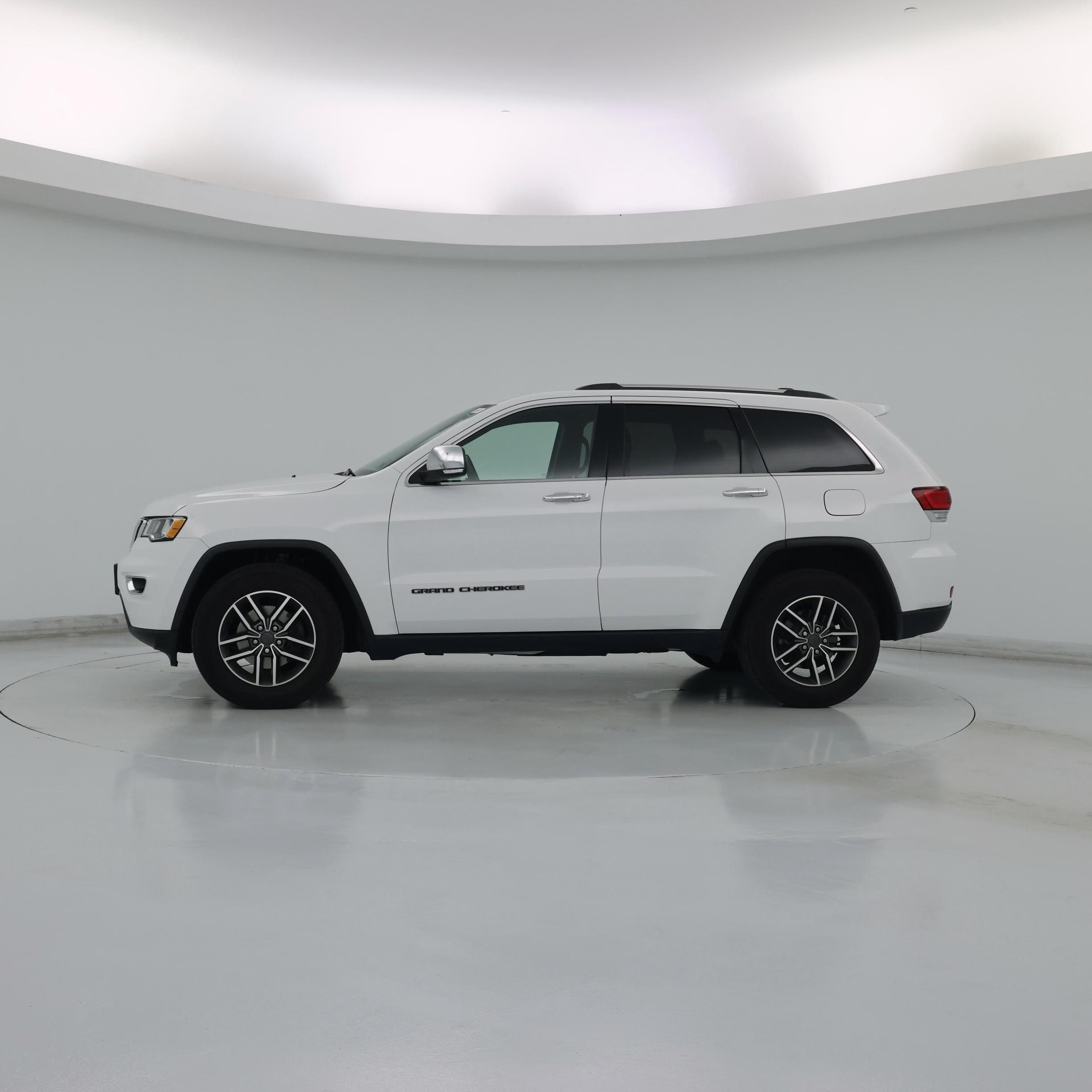Thumbnail: 2020 Jeep Grand Cherokee - 3