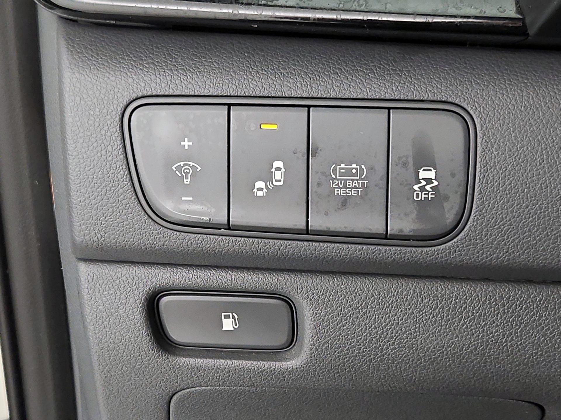 Thumbnail: 2018 Kia Niro - 13