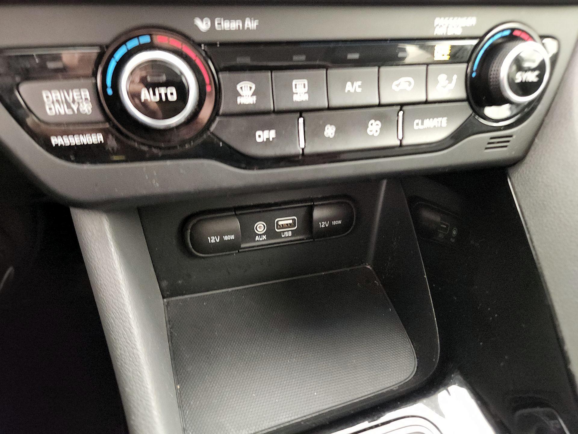 Thumbnail: 2018 Kia Niro - 16