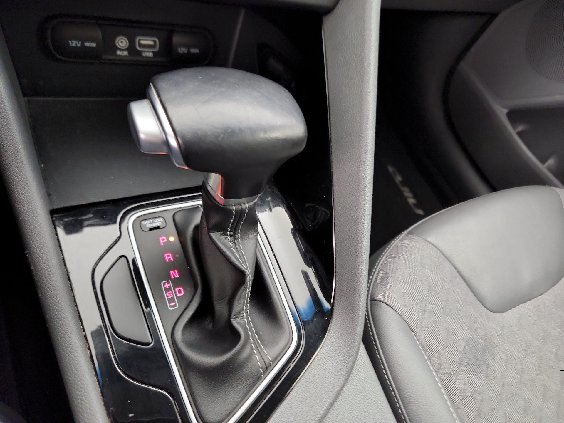 Thumbnail: 2018 Kia Niro - 17