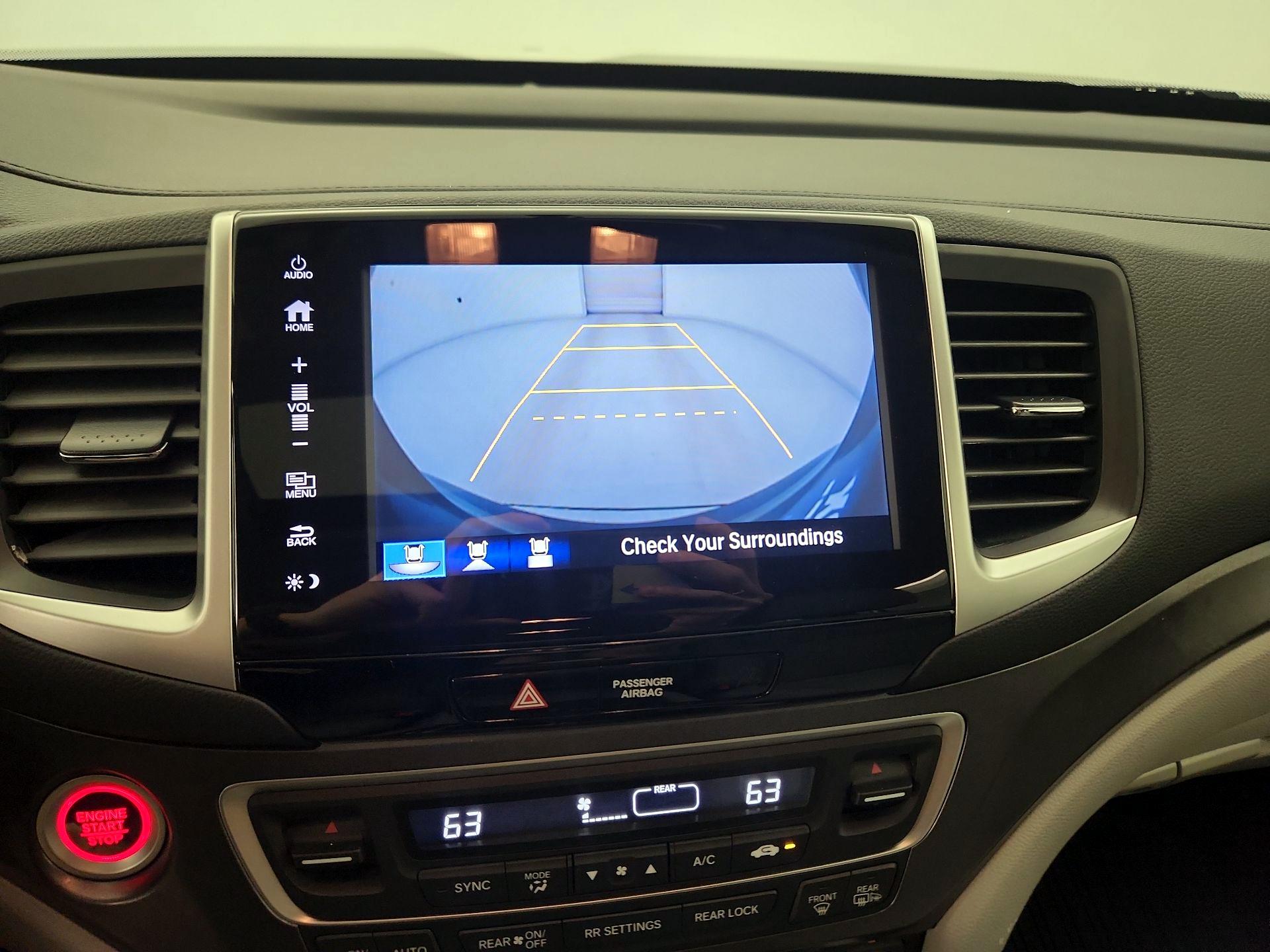 Thumbnail: 2017 Honda Pilot - 15