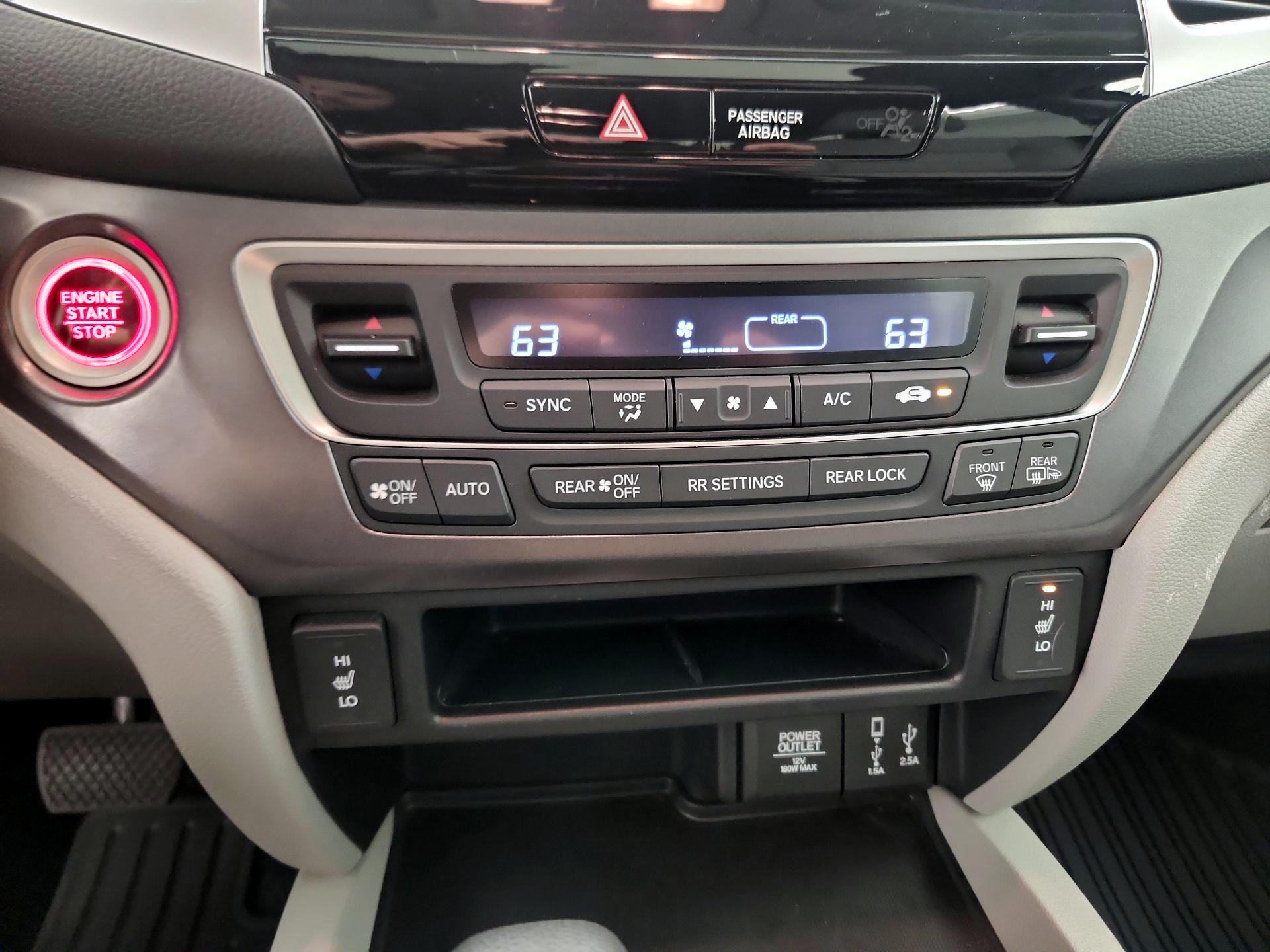 Thumbnail: 2017 Honda Pilot - 17