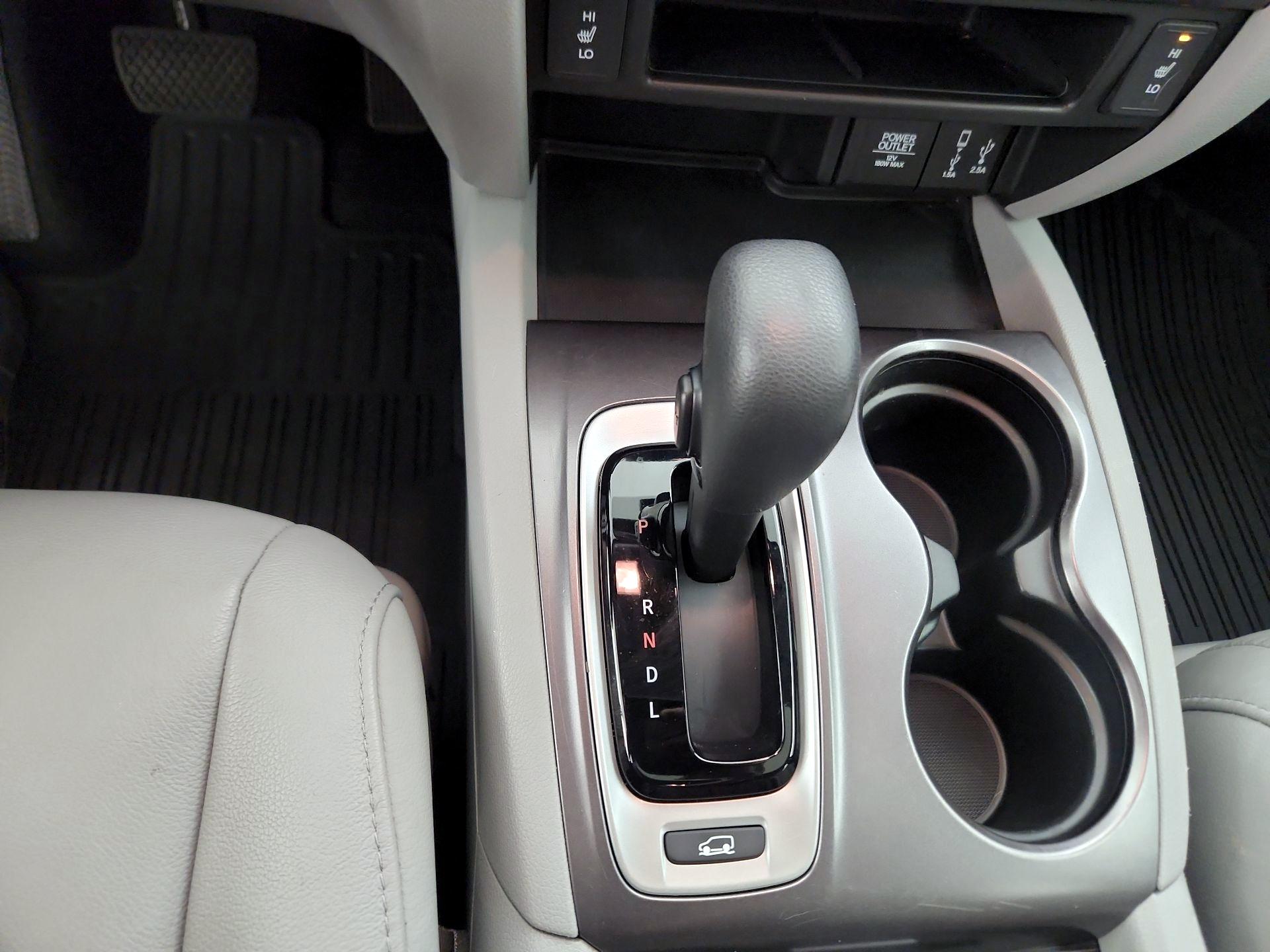 Thumbnail: 2017 Honda Pilot - 18