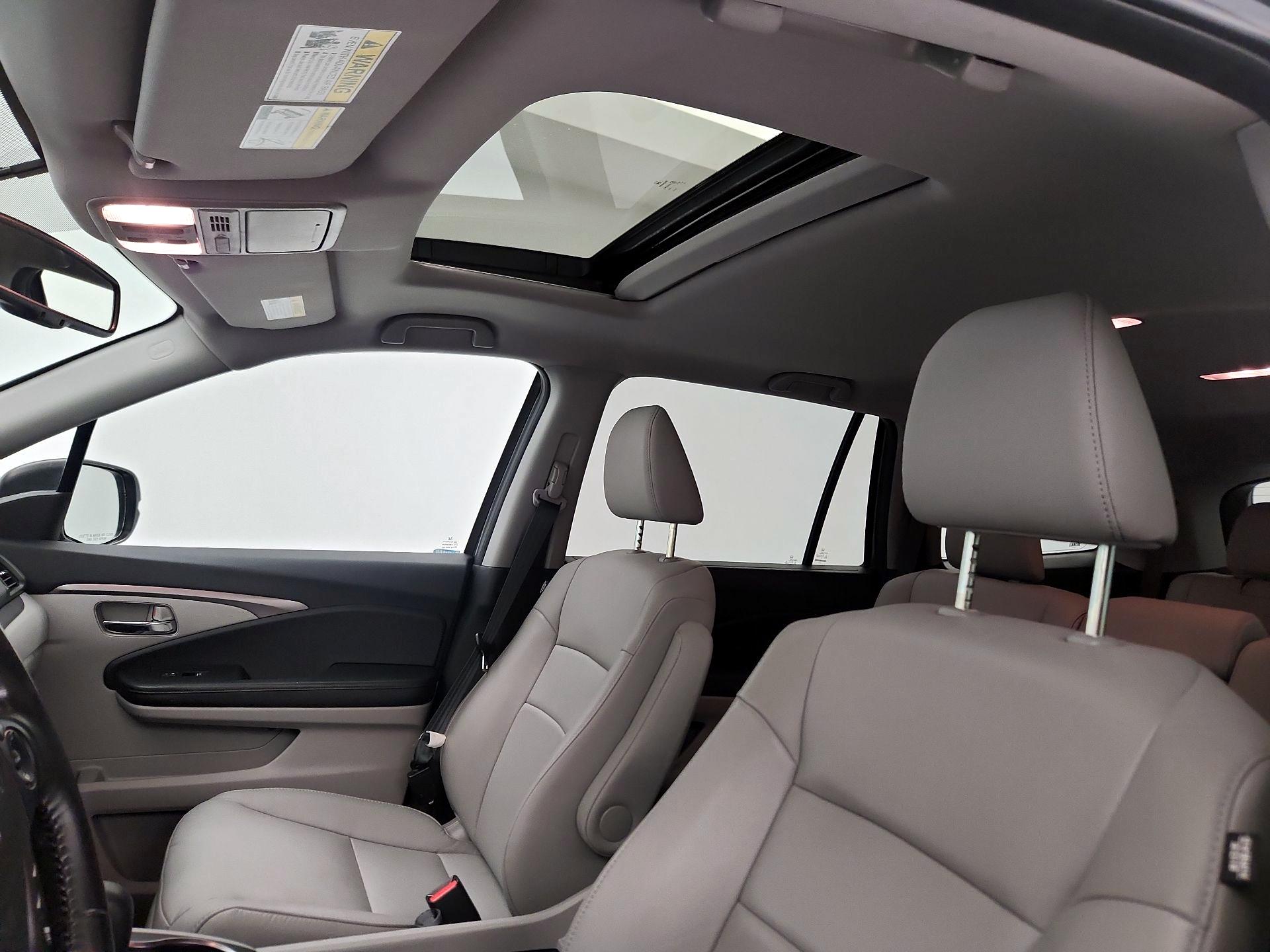 Thumbnail: 2017 Honda Pilot - 20