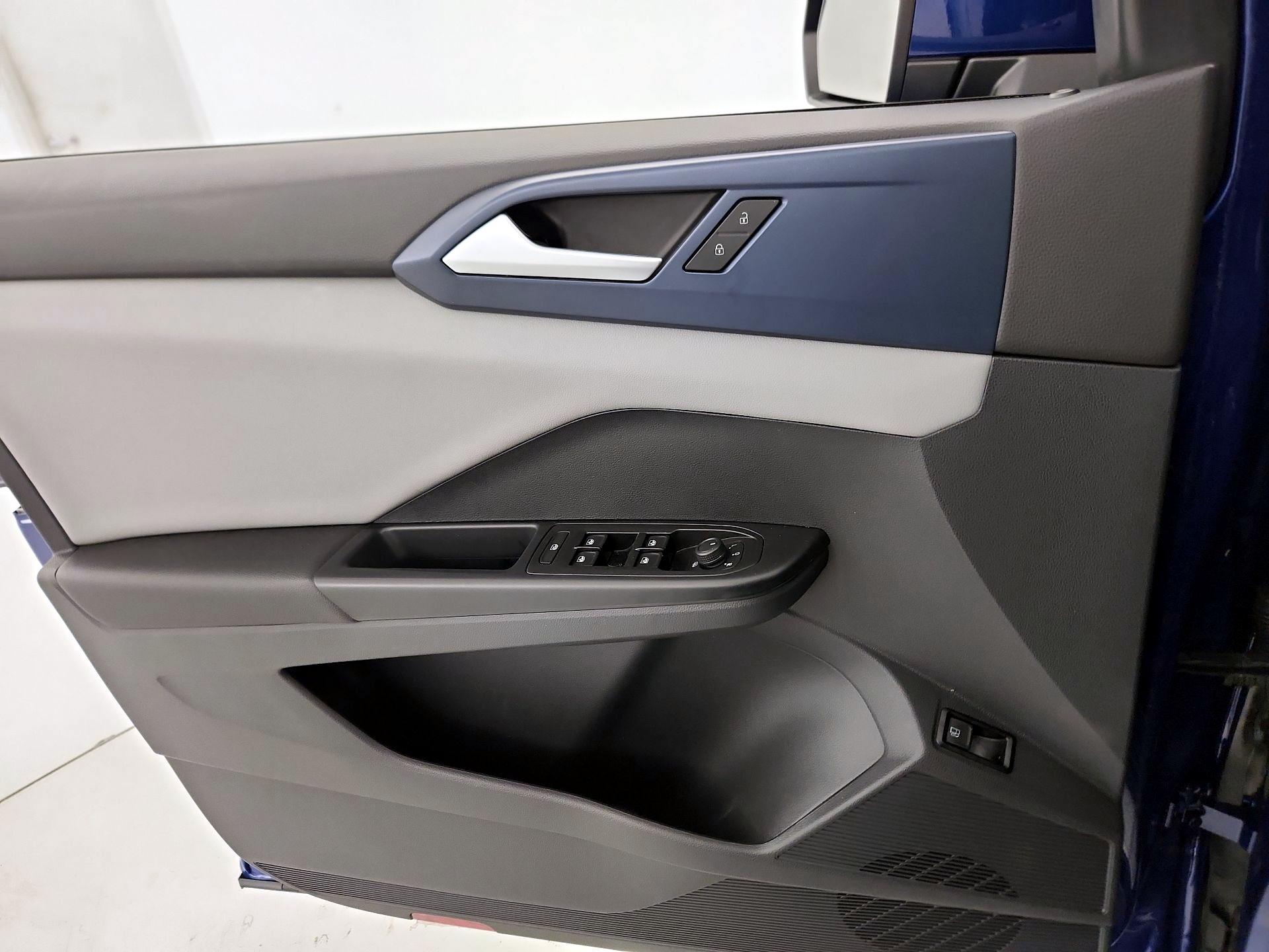 Thumbnail: 2023 Volkswagen Taos - 12