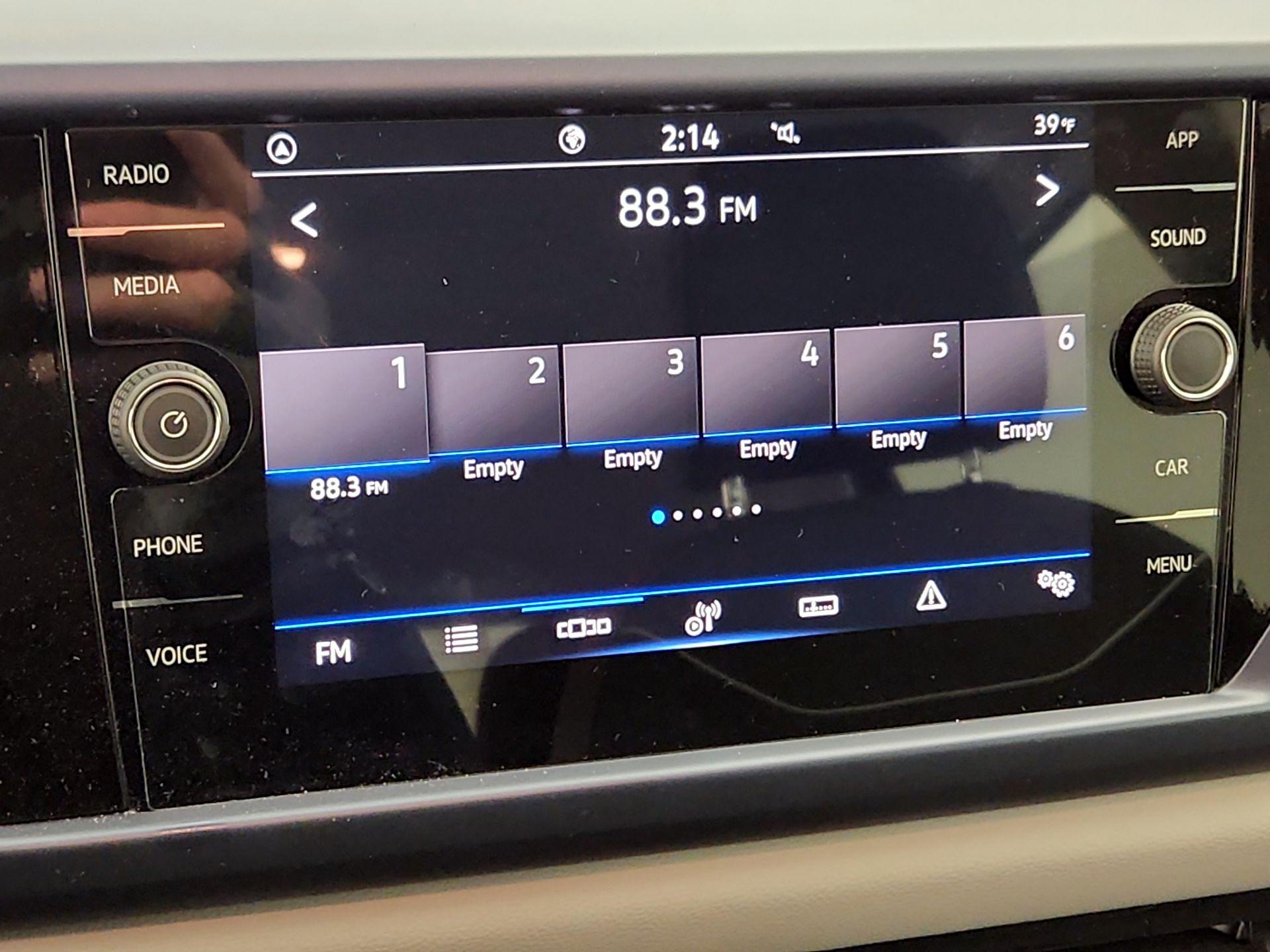 Thumbnail: 2023 Volkswagen Taos - 16