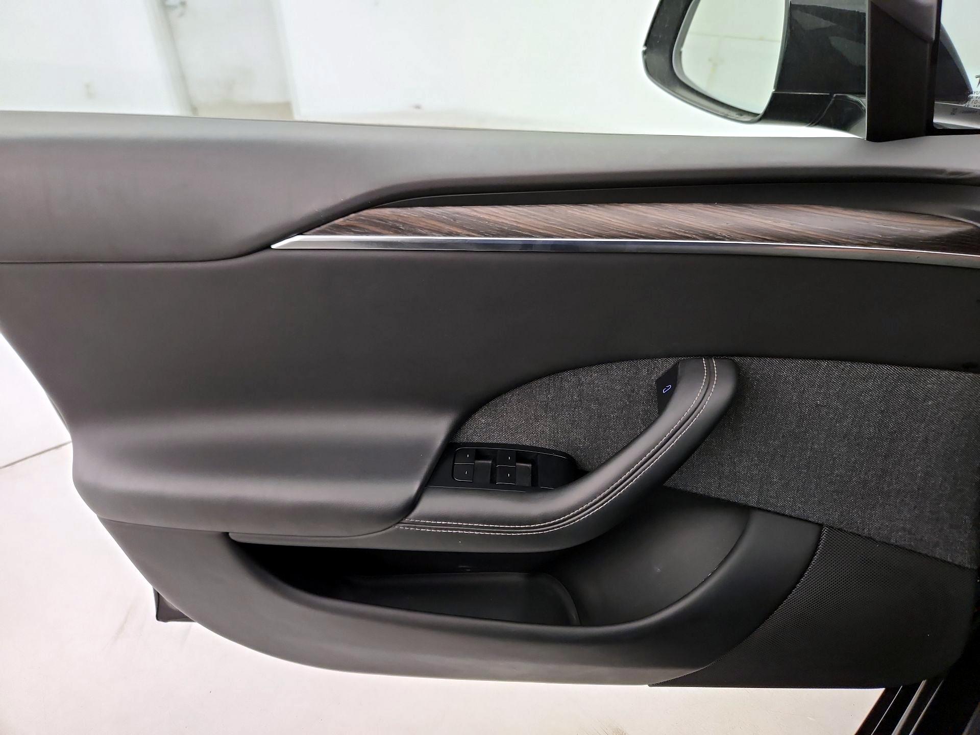 Thumbnail: 2021 Tesla Model S - 12