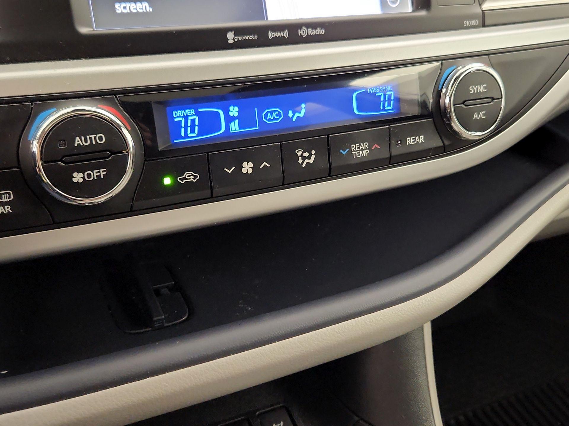 Thumbnail: 2019 Toyota Highlander - 17