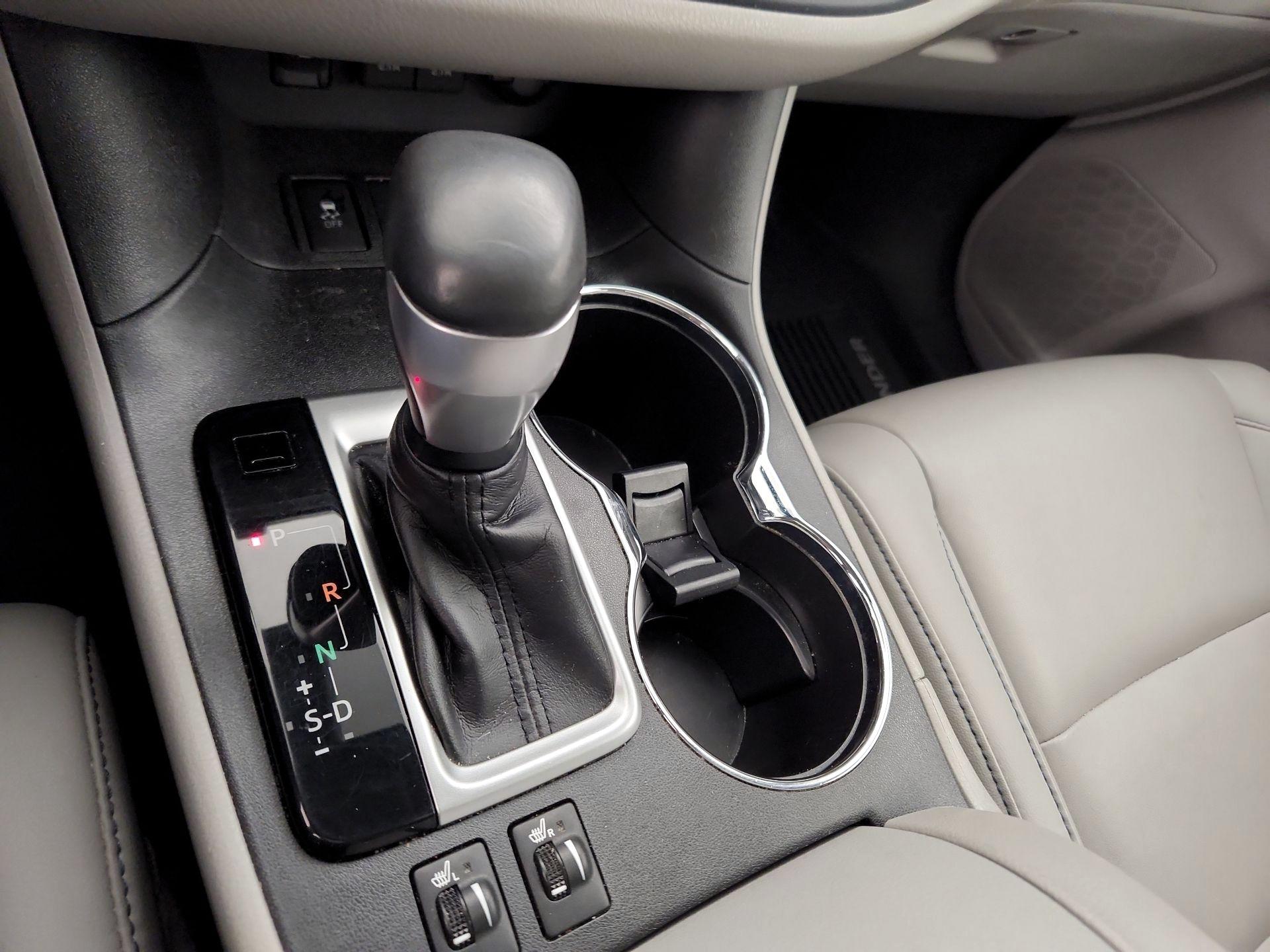 Thumbnail: 2019 Toyota Highlander - 18