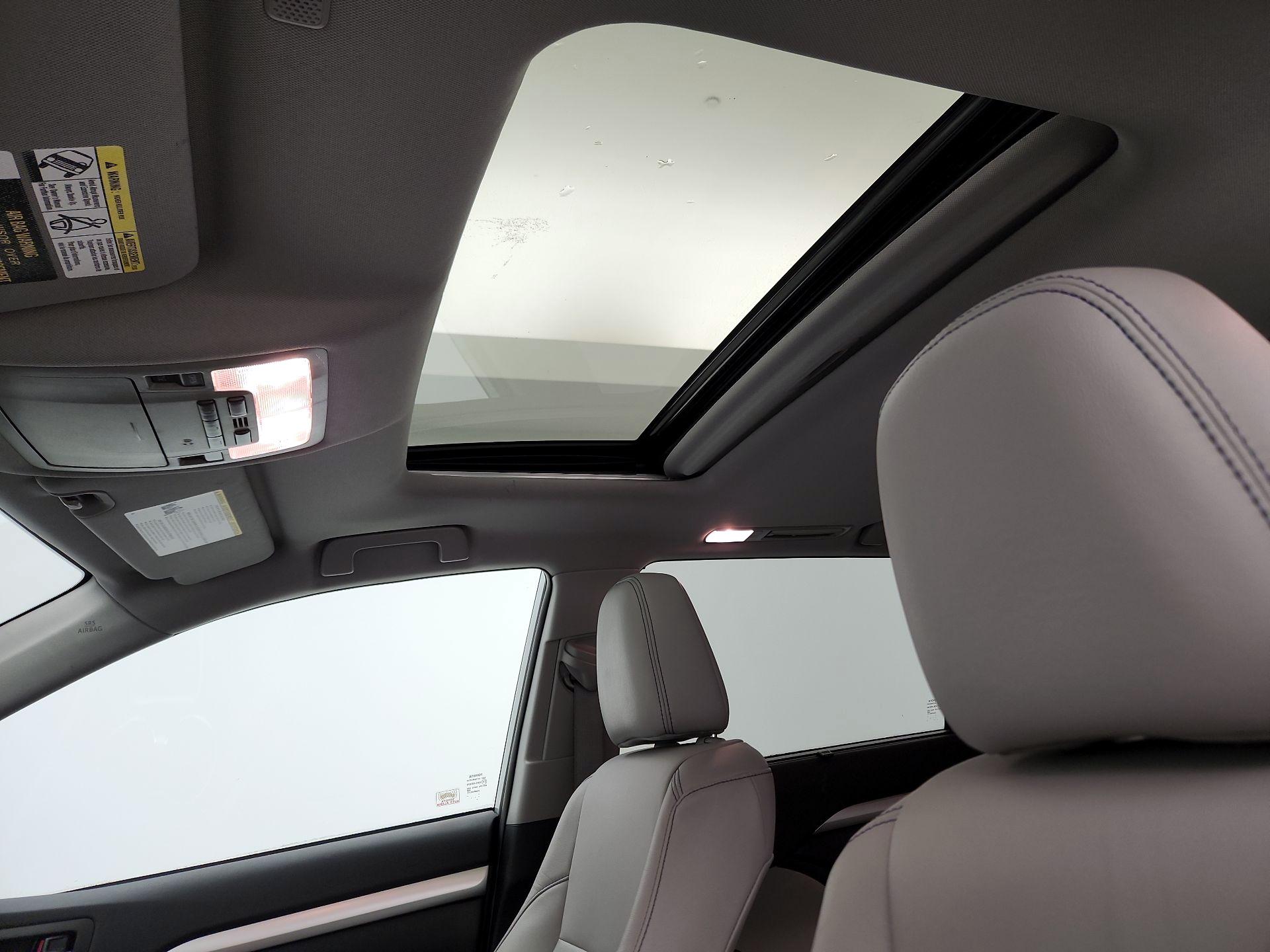 Thumbnail: 2019 Toyota Highlander - 20