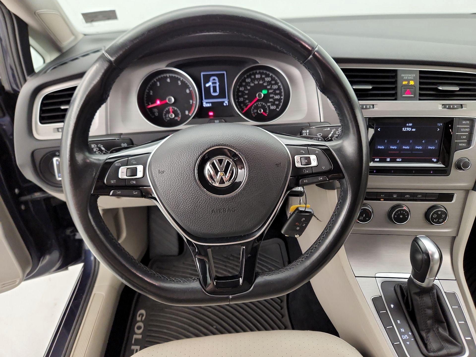 Thumbnail: 2015 Volkswagen Golf - 10