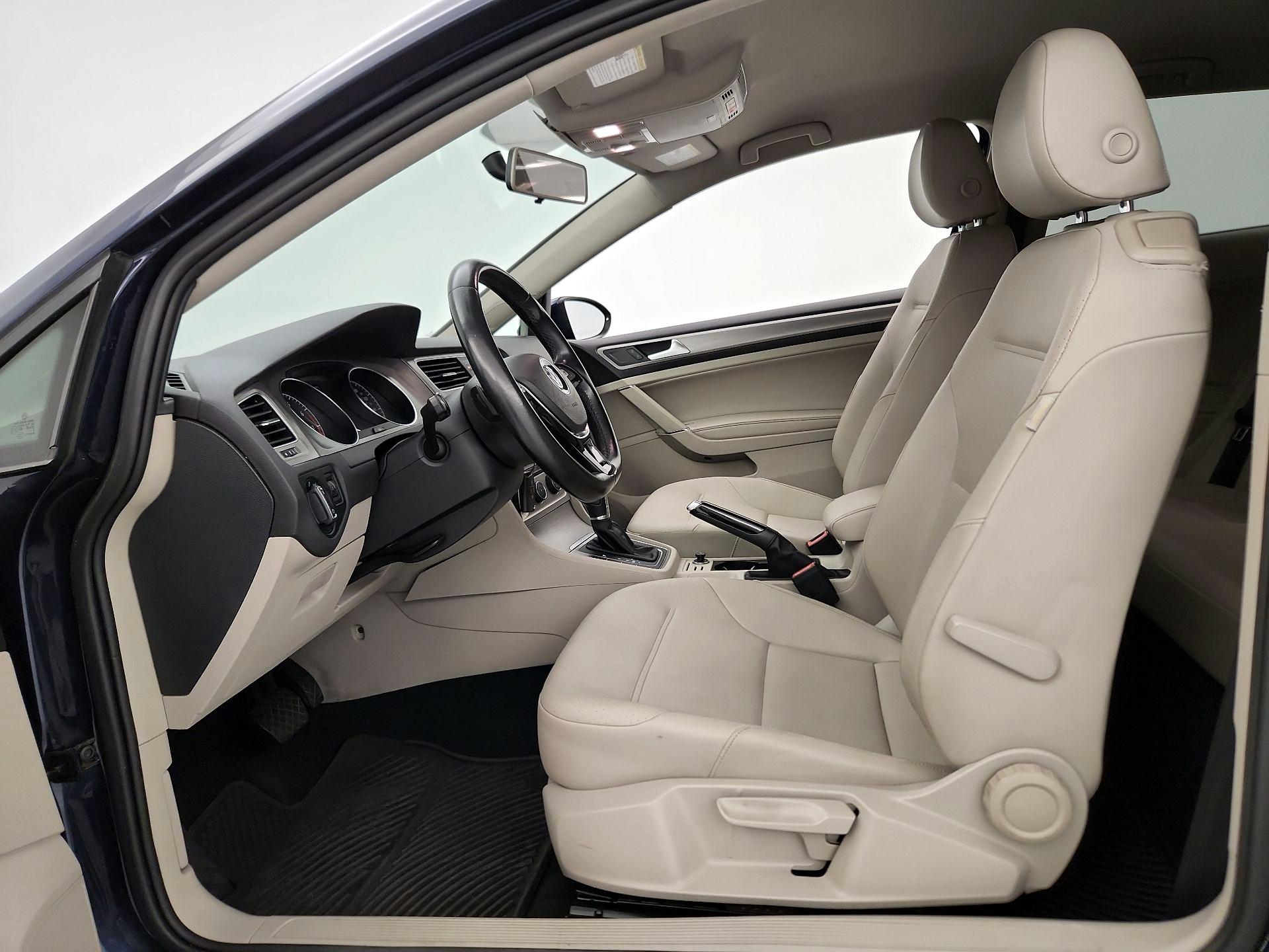 Thumbnail: 2015 Volkswagen Golf - 11