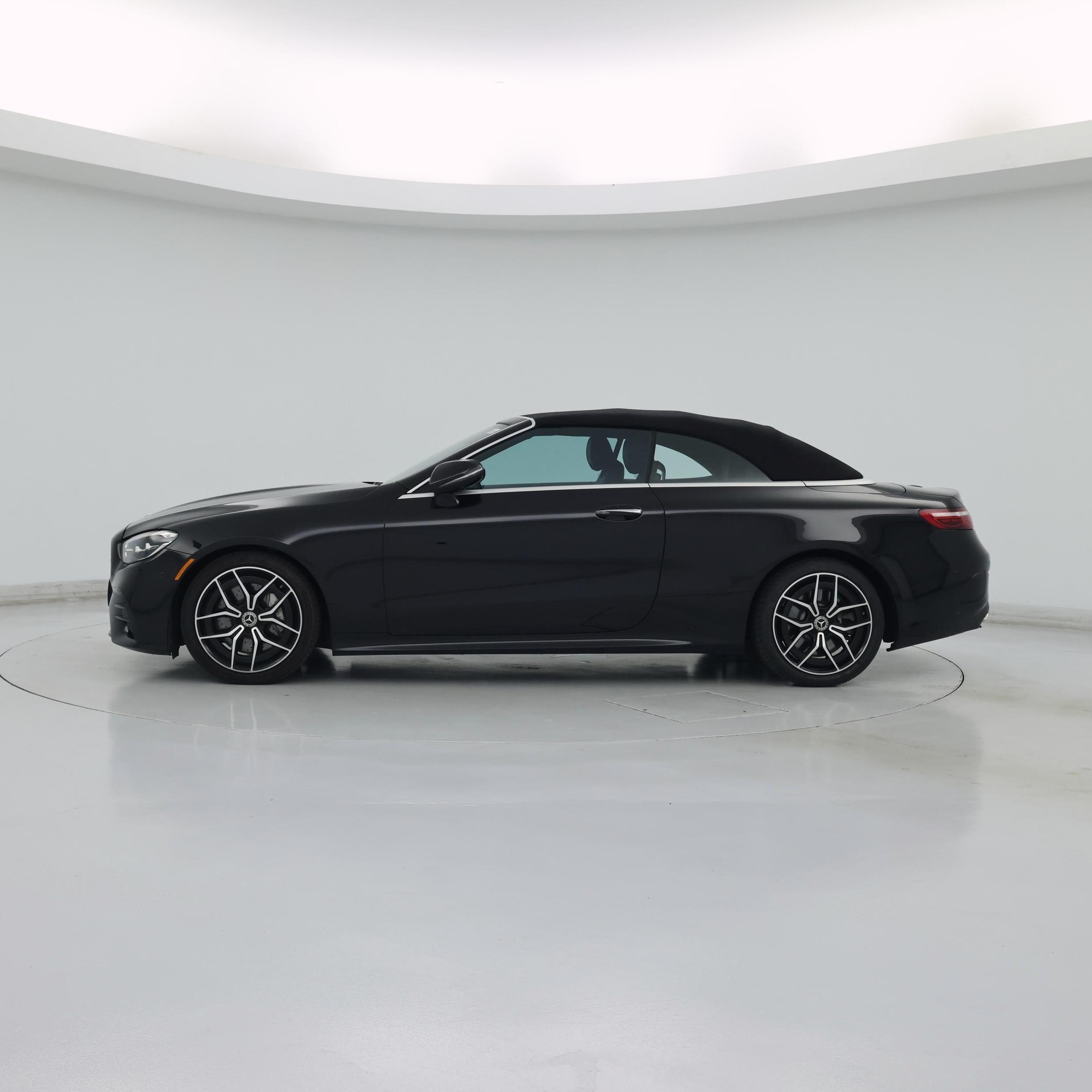 Thumbnail: 2022 Mercedes-Benz E-Class - 3