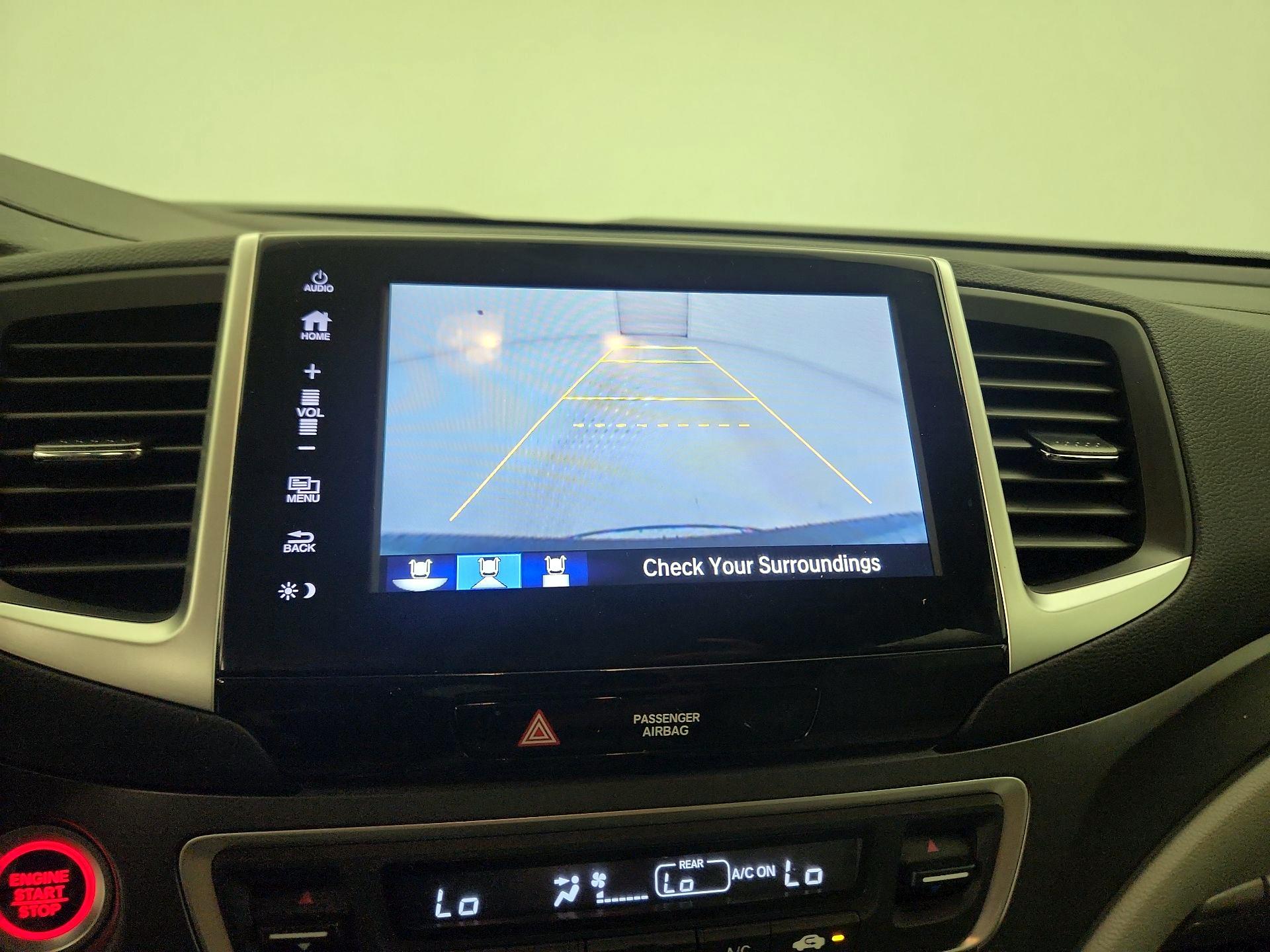 Thumbnail: 2017 Honda Pilot - 14