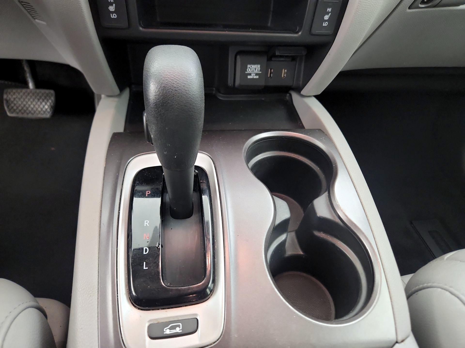 Thumbnail: 2017 Honda Pilot - 17