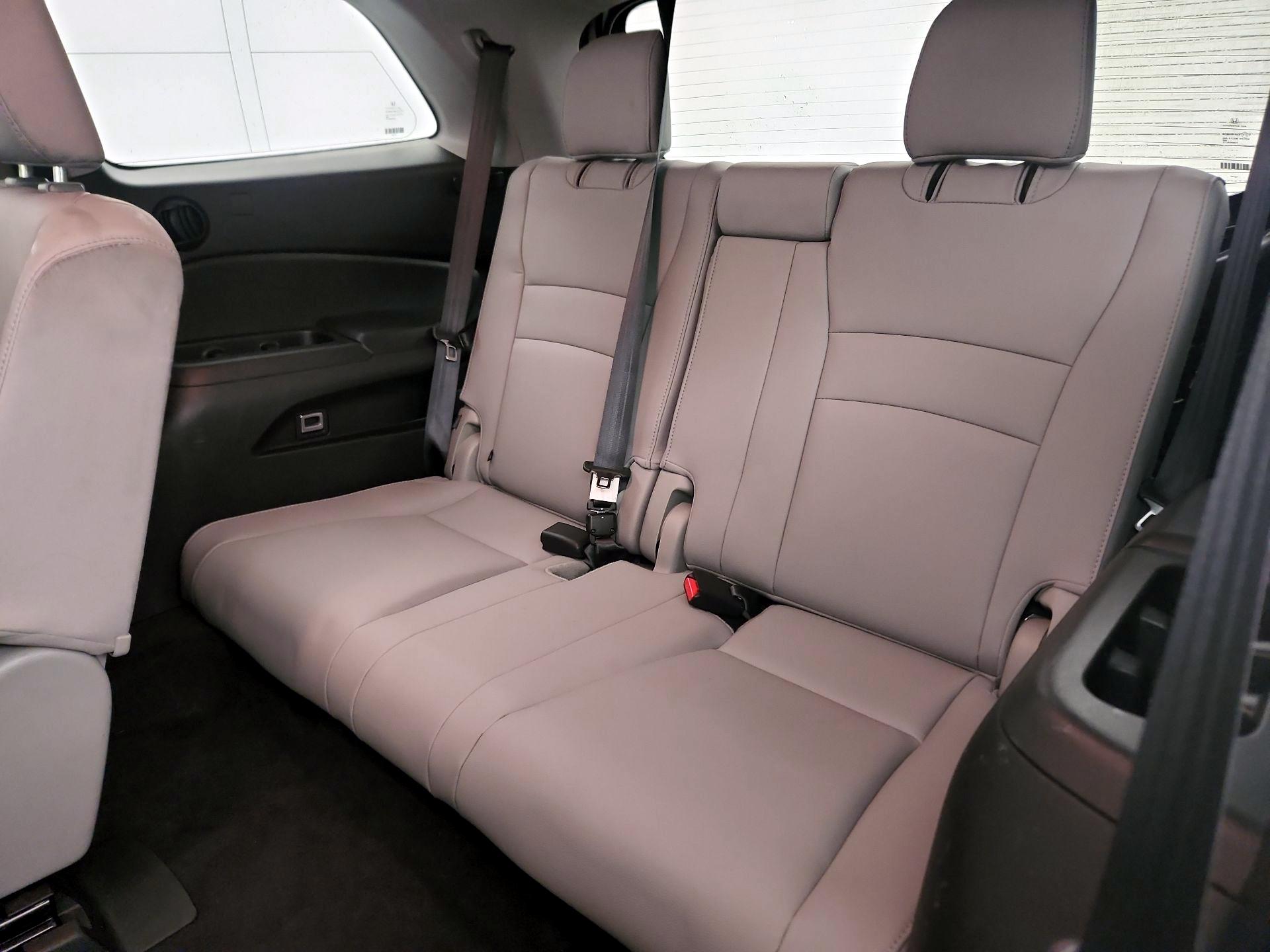 Thumbnail: 2017 Honda Pilot - 20