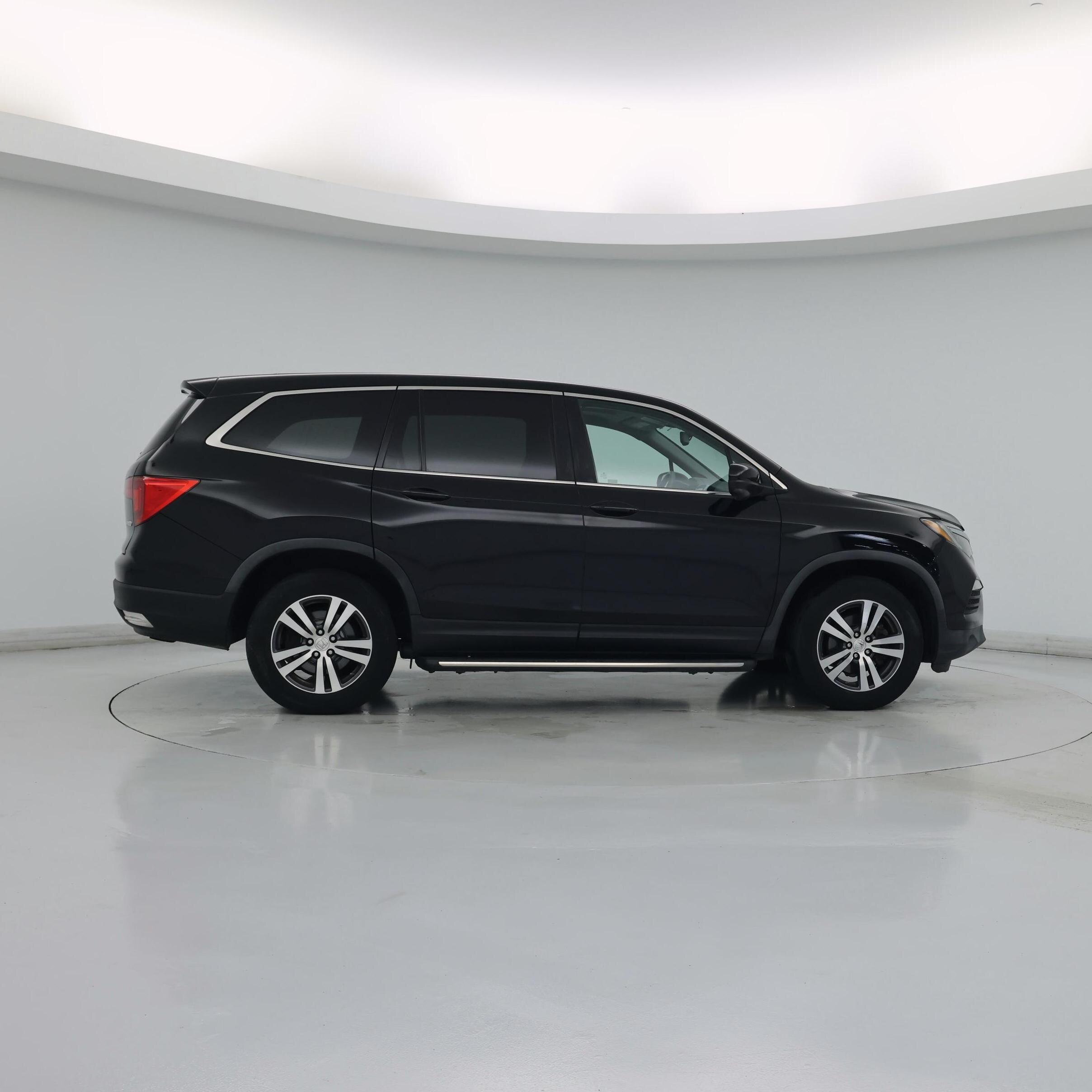 Thumbnail: 2017 Honda Pilot - 7