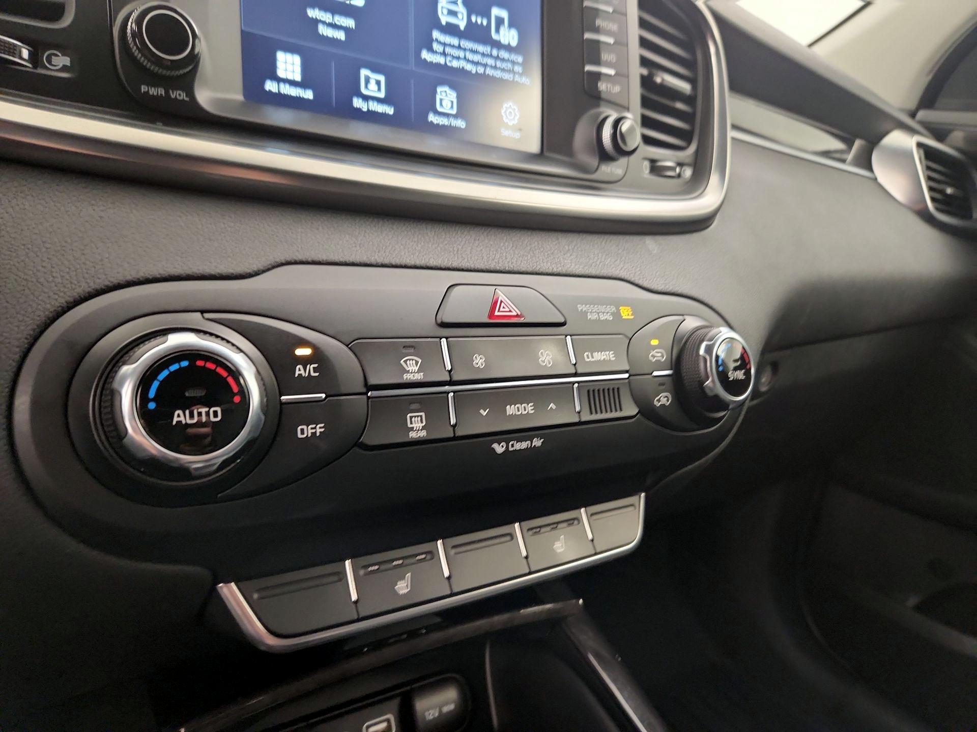 Thumbnail: 2017 Kia Sorento - 15