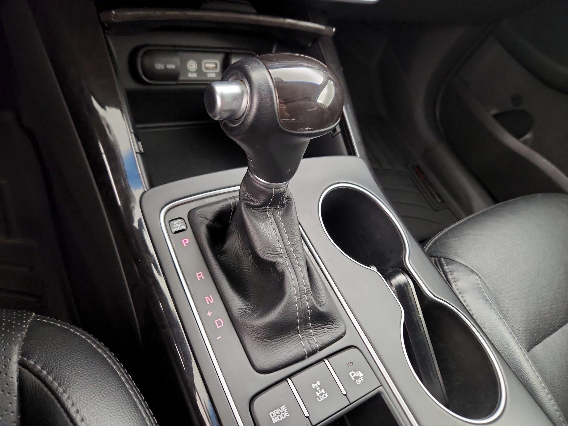 Thumbnail: 2017 Kia Sorento - 16