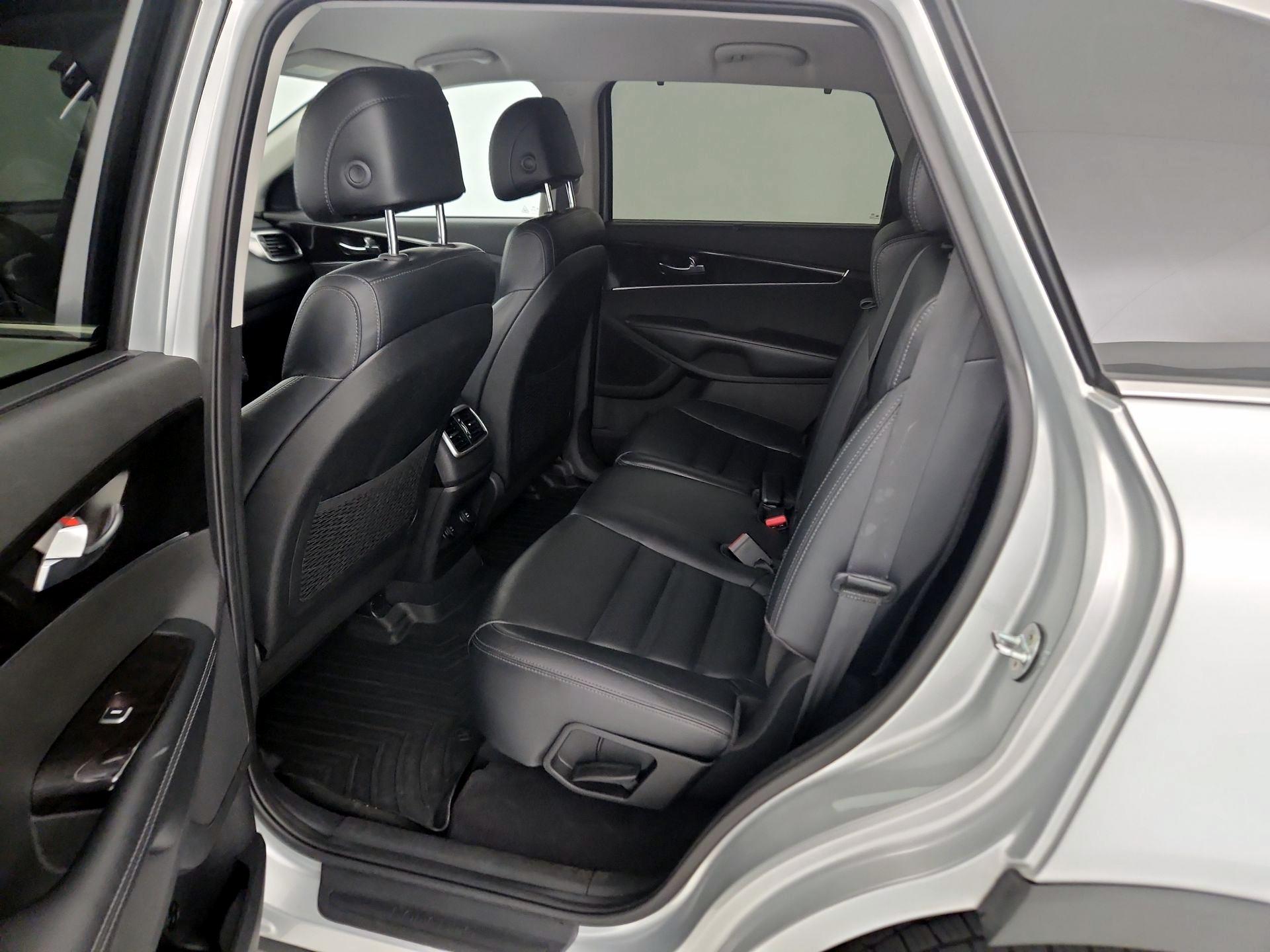 Thumbnail: 2017 Kia Sorento - 17