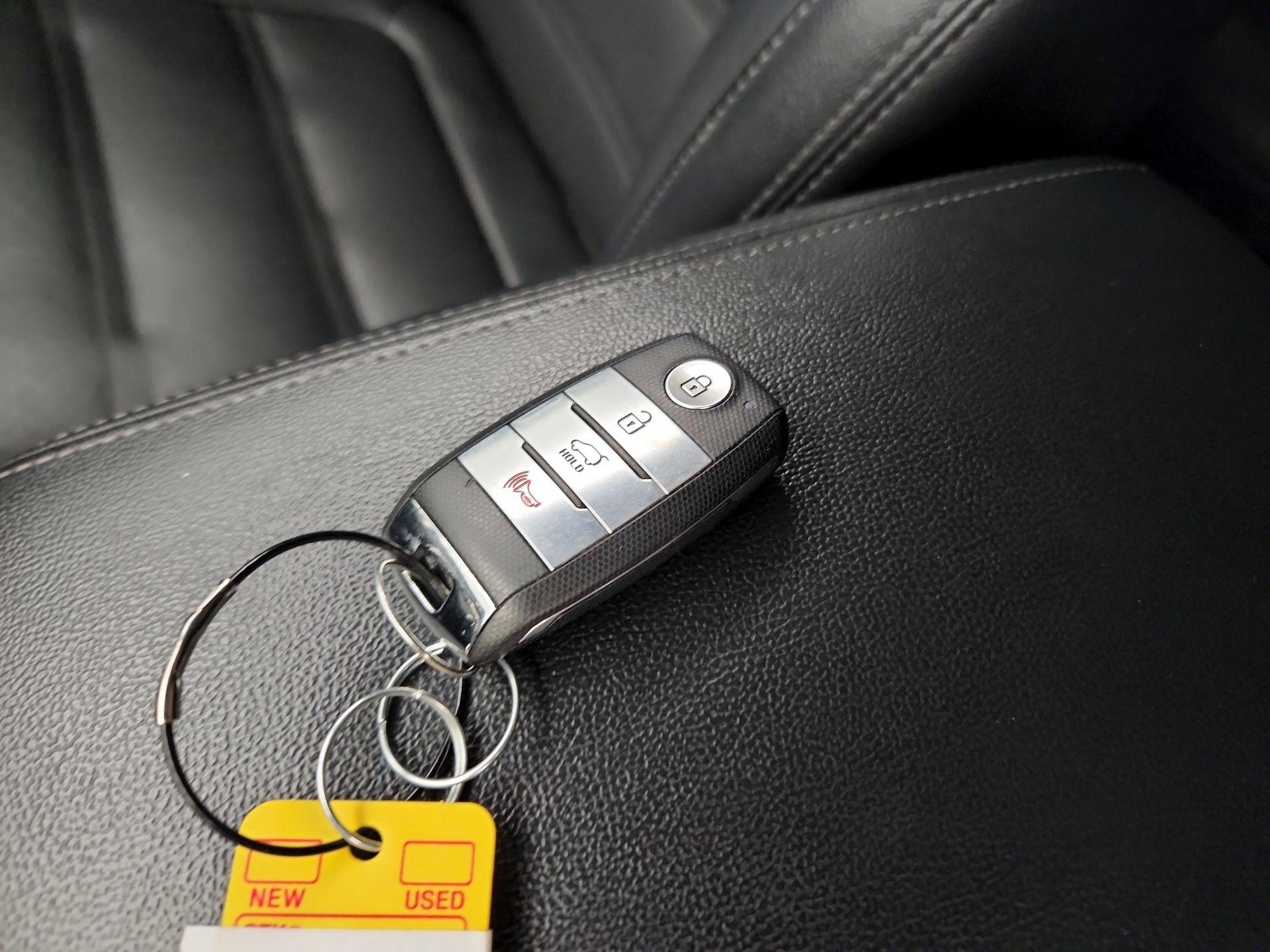 Thumbnail: 2017 Kia Sorento - 20