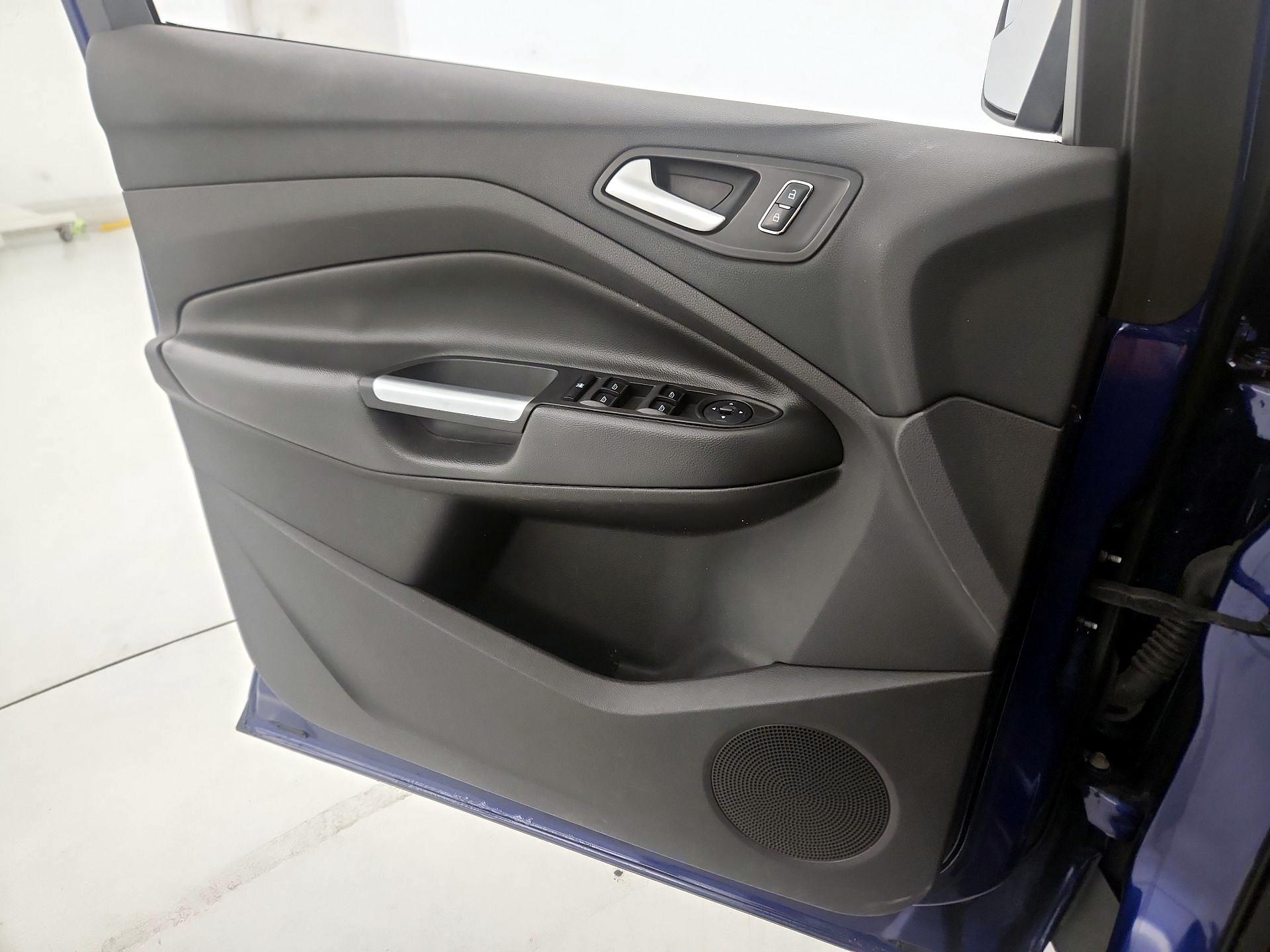 Thumbnail: 2016 Ford Escape - 12