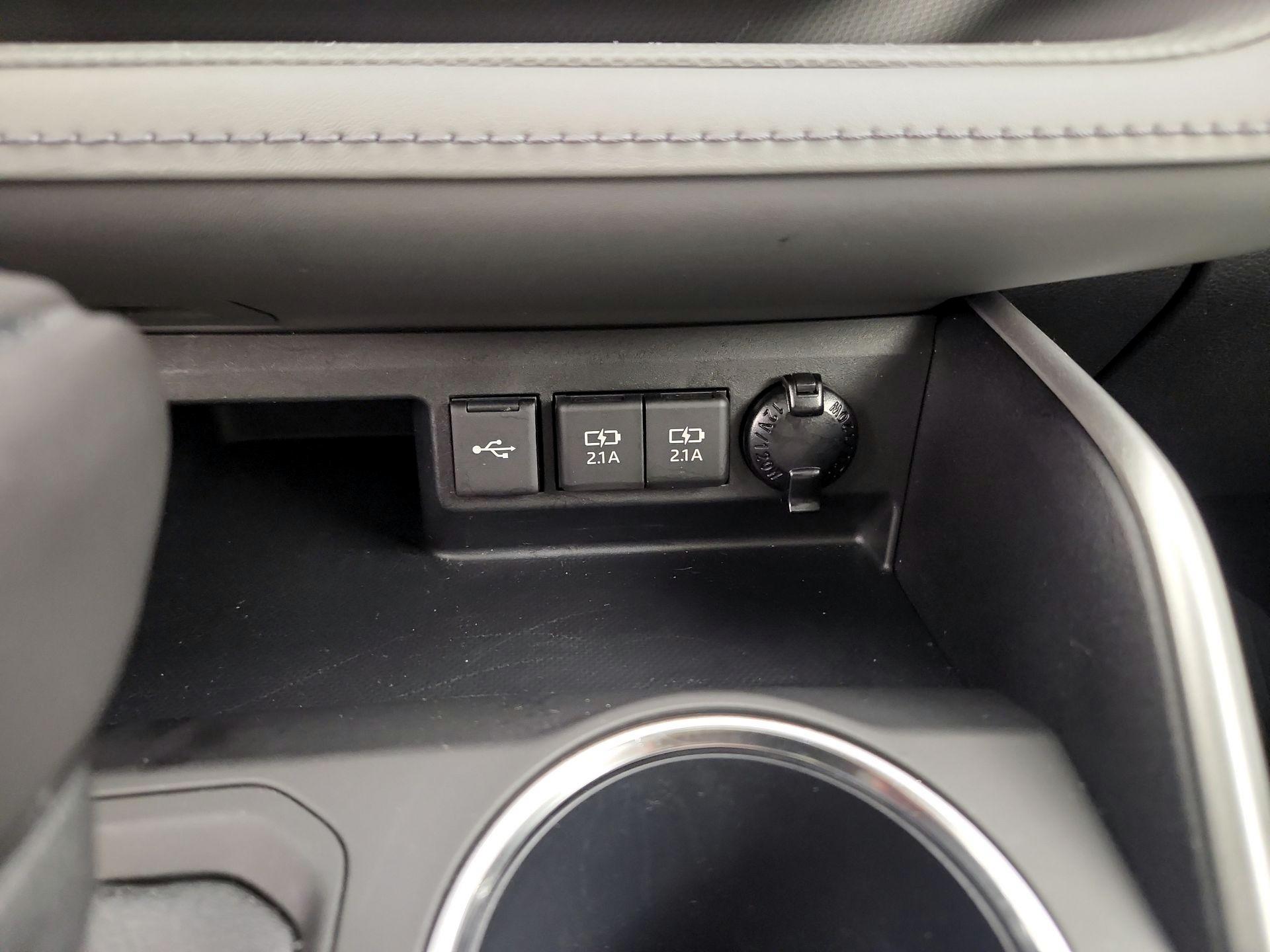 Thumbnail: 2021 Toyota Highlander - 19