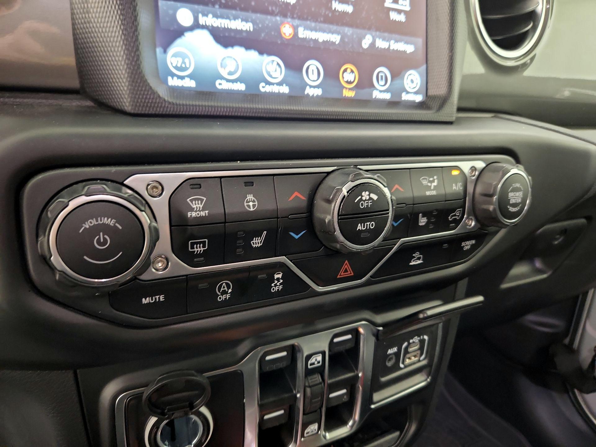 Thumbnail: 2022 Jeep Wrangler - 16