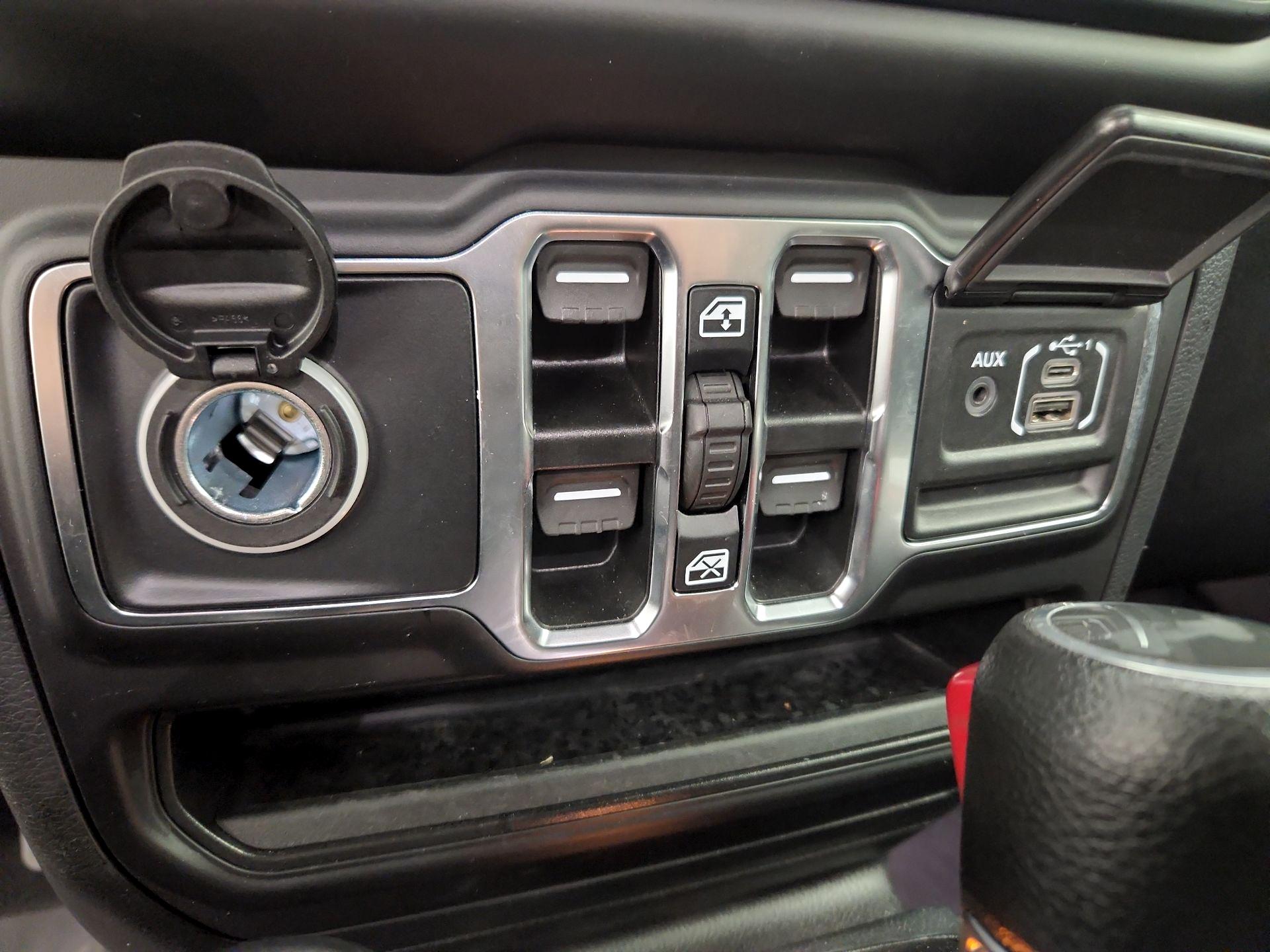 Thumbnail: 2022 Jeep Wrangler - 18