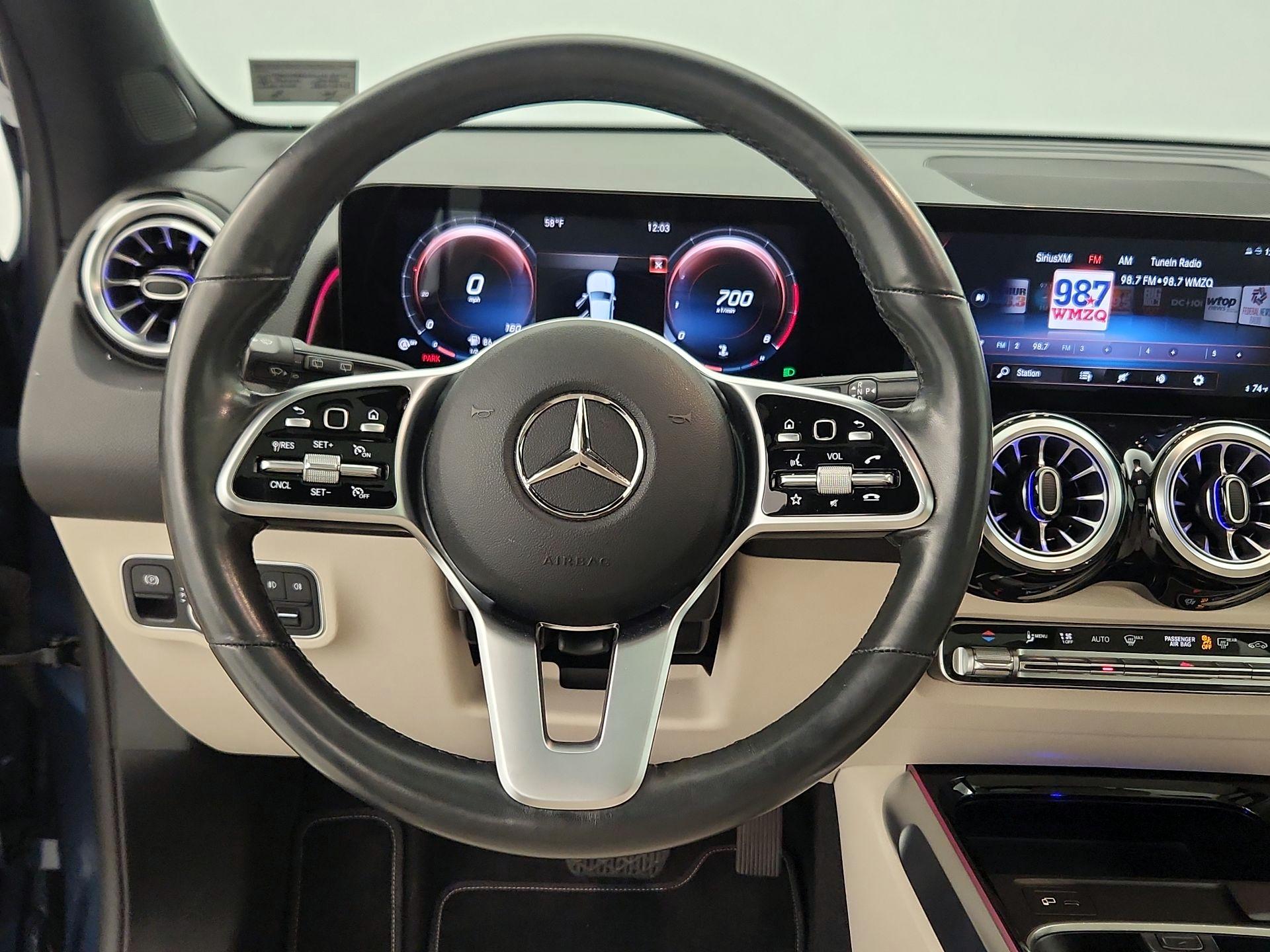 Thumbnail: 2022 Mercedes-Benz GLB - 10