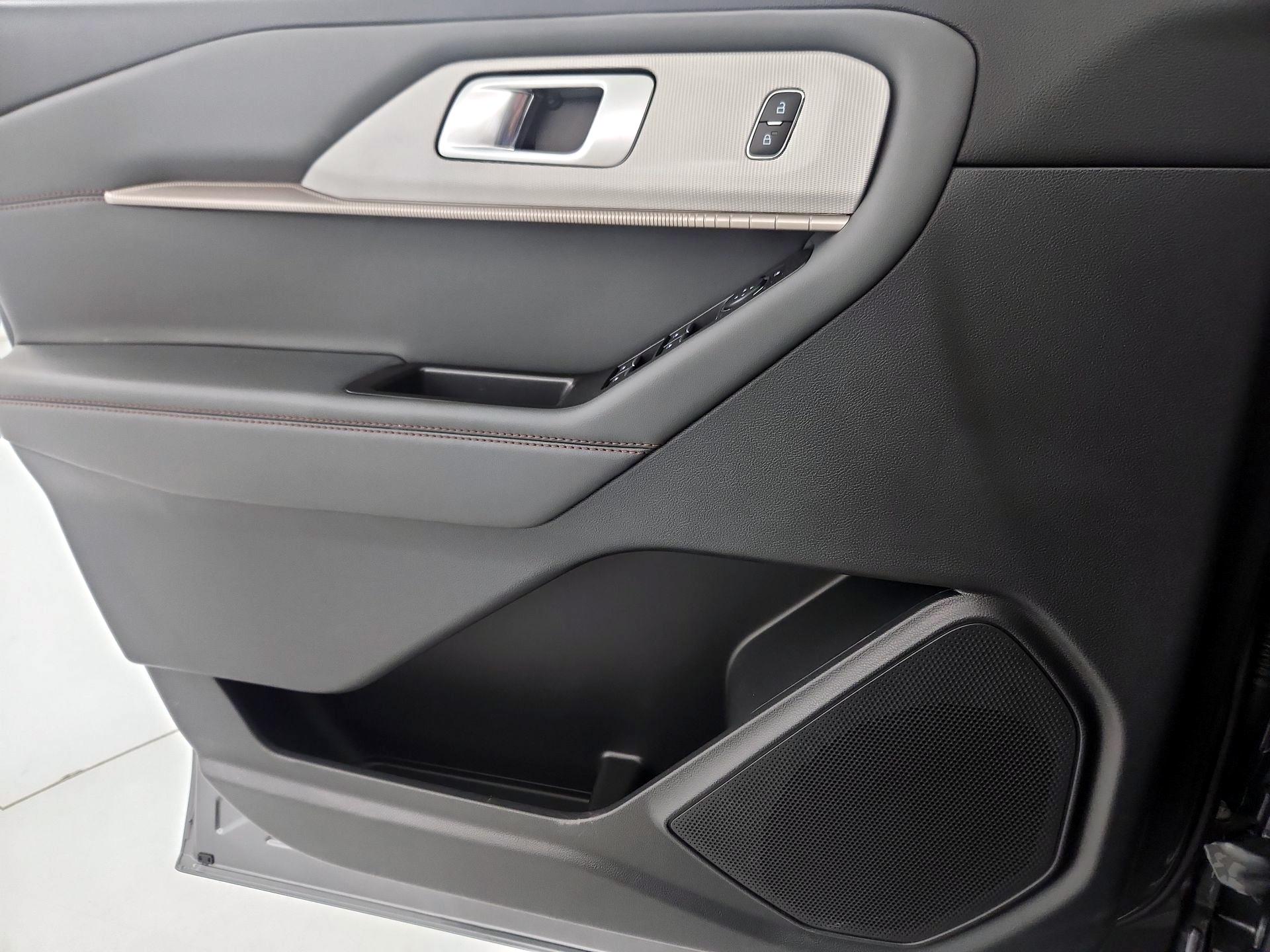 Thumbnail: 2025 Ford Explorer - 12