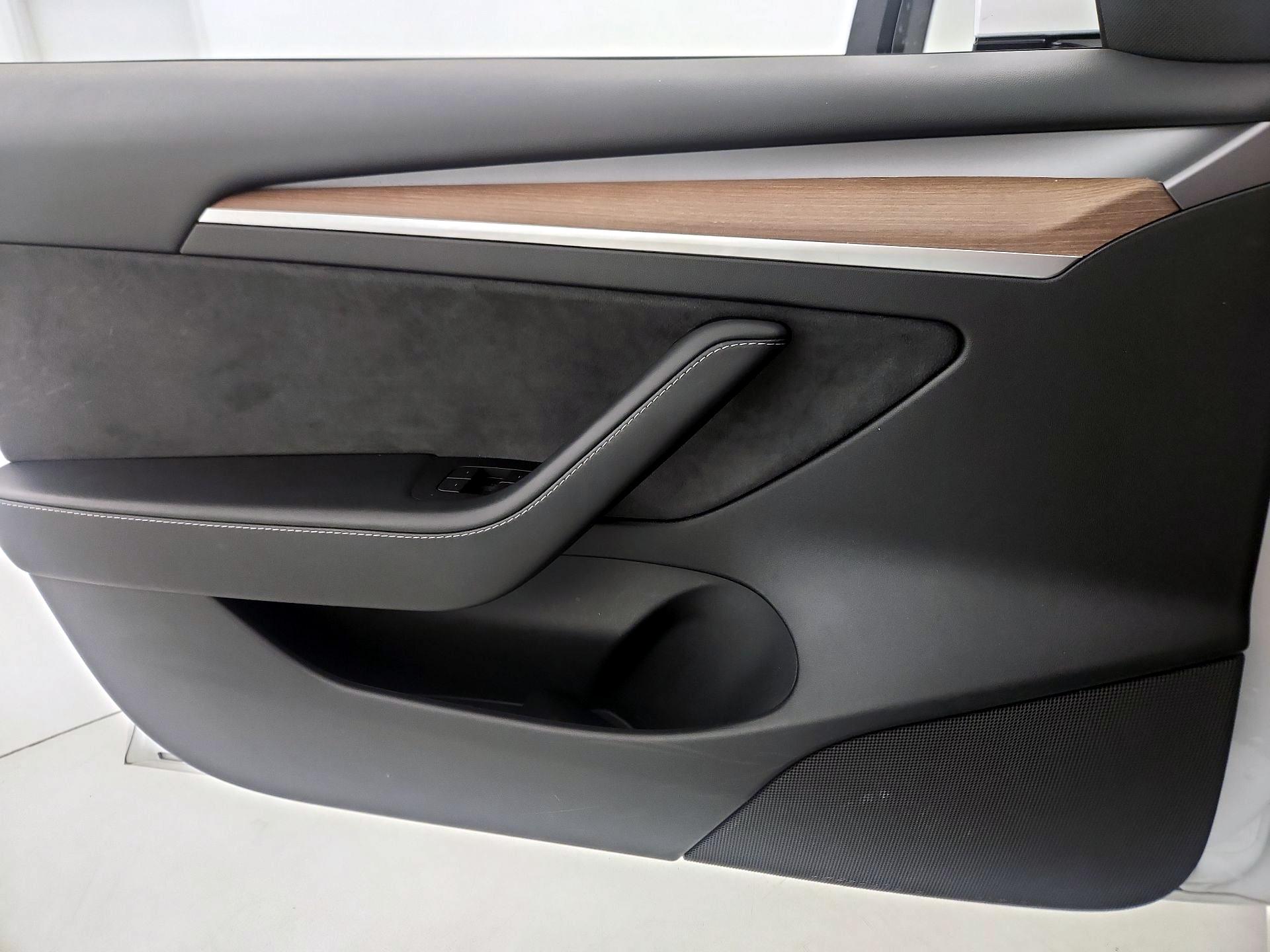 Thumbnail: 2023 Tesla Model 3 - 12