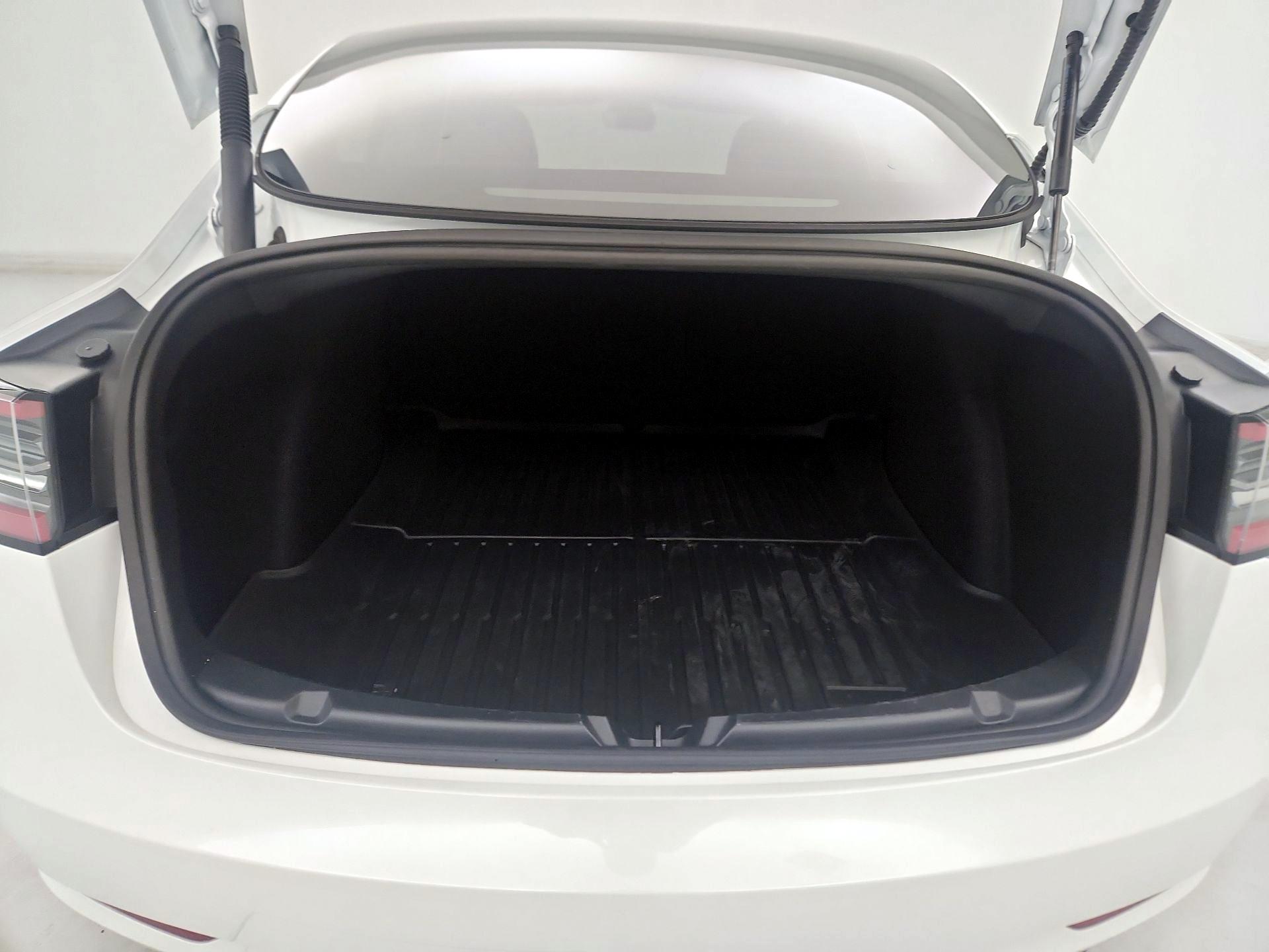 Thumbnail: 2023 Tesla Model 3 - 18