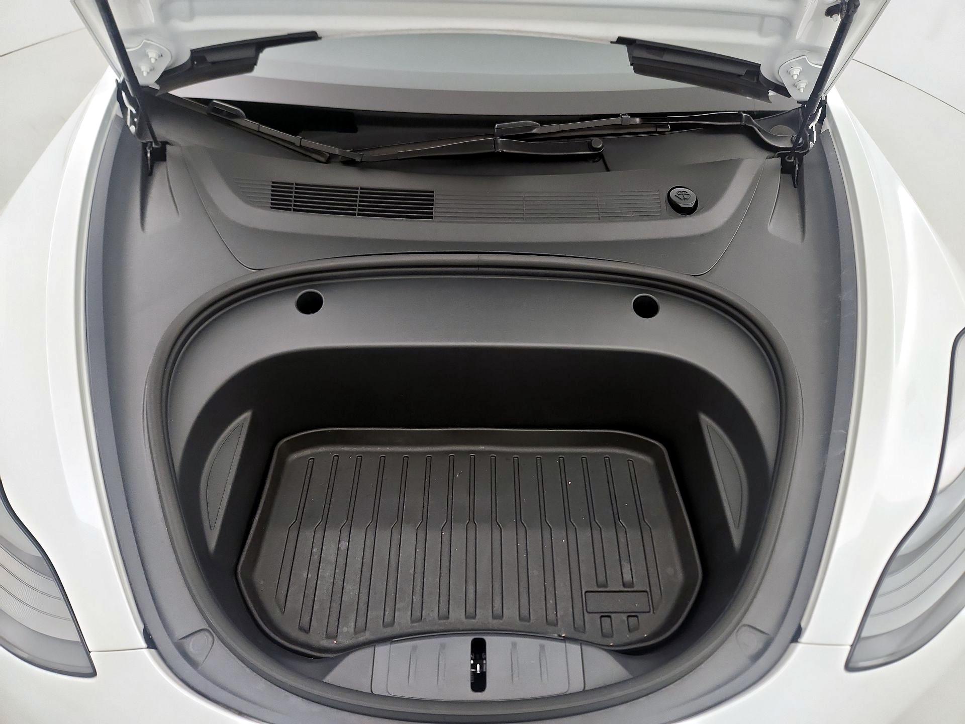 Thumbnail: 2023 Tesla Model 3 - 19