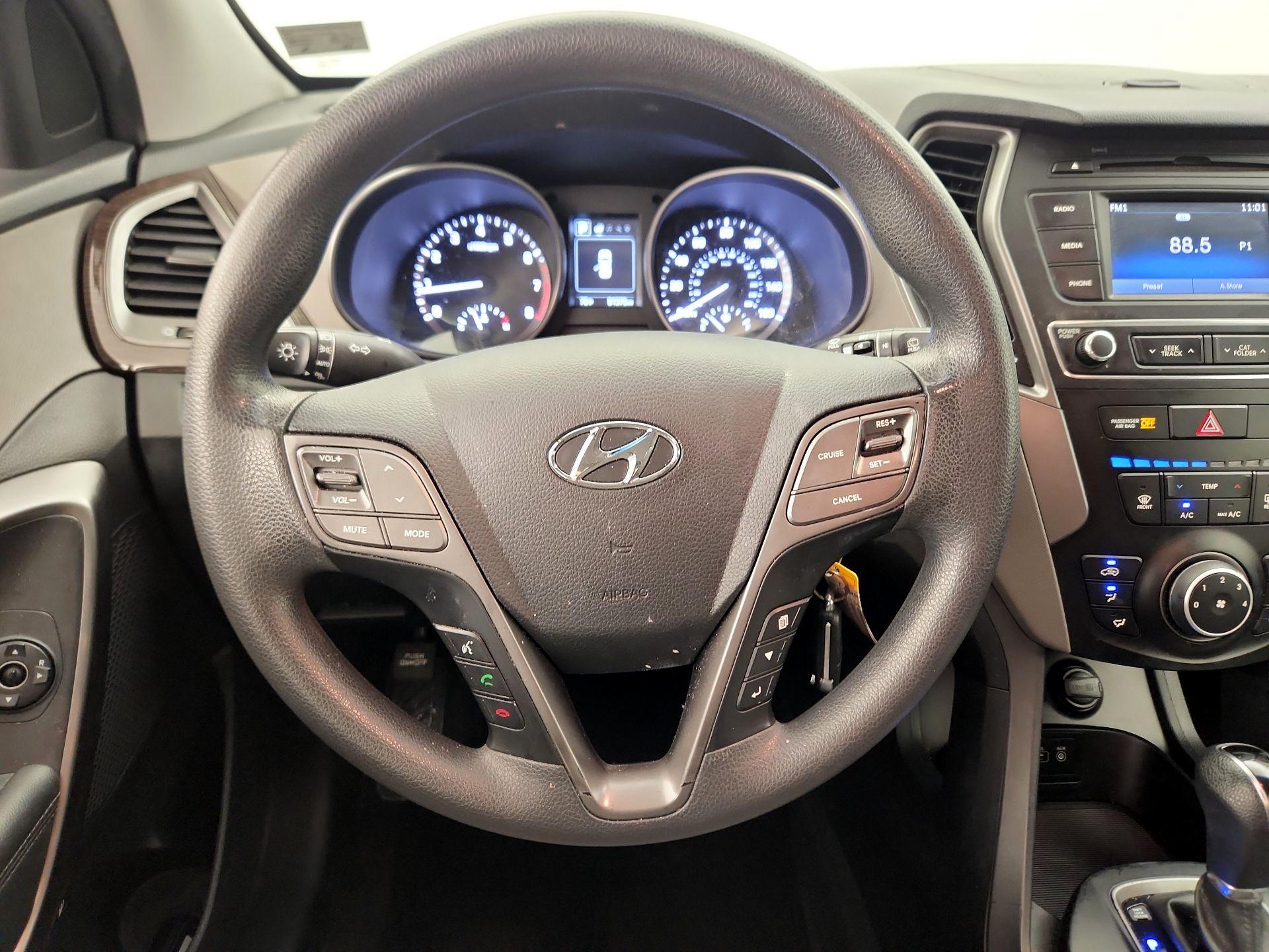 Thumbnail: 2017 Hyundai Santa Fe - 10