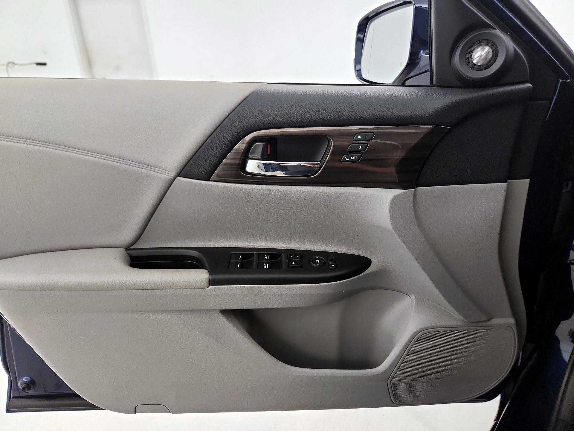 Thumbnail: 2016 Honda Accord - 12