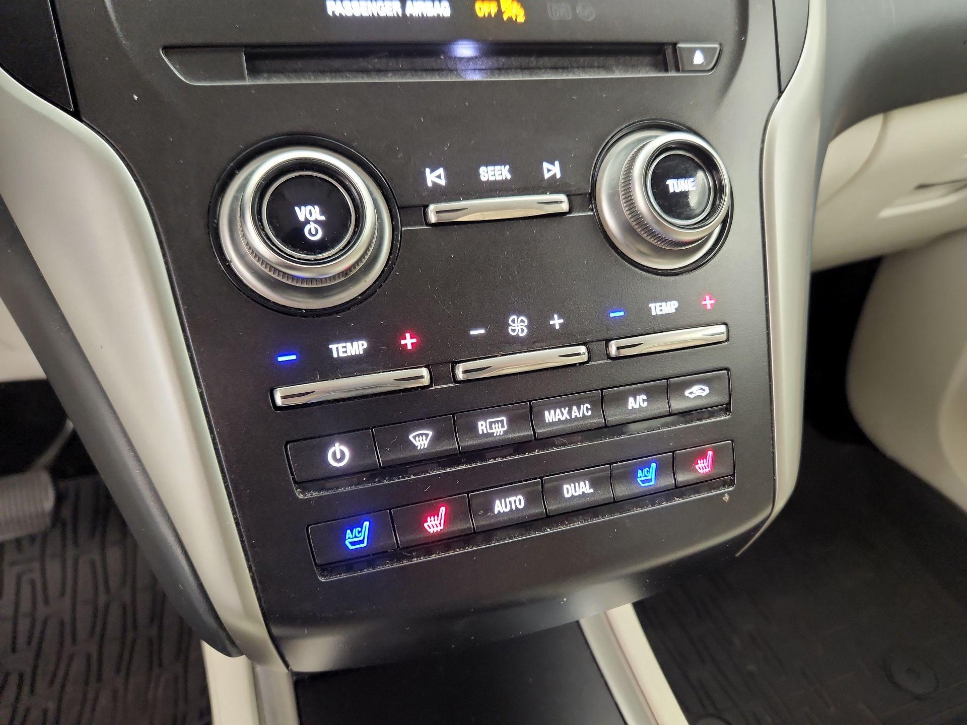 Thumbnail: 2019 Lincoln MKC - 16