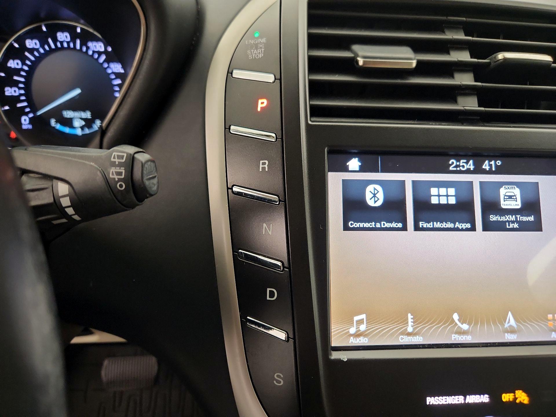 Thumbnail: 2019 Lincoln MKC - 17
