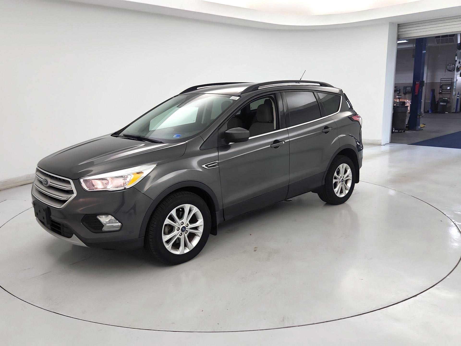 Thumbnail: 2018 Ford Escape - 3